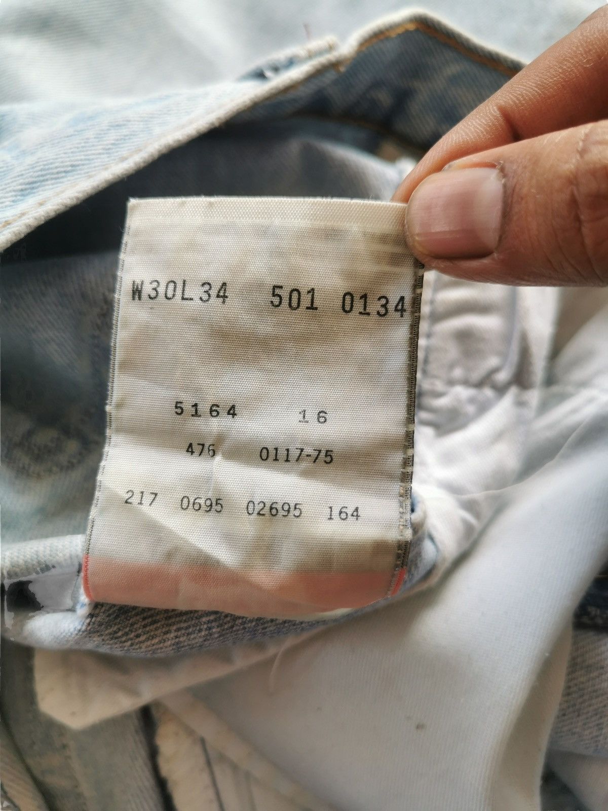 Levi's Vintage 90s levis distressed grunge jeans Size US 29 - 5 Thumbnail