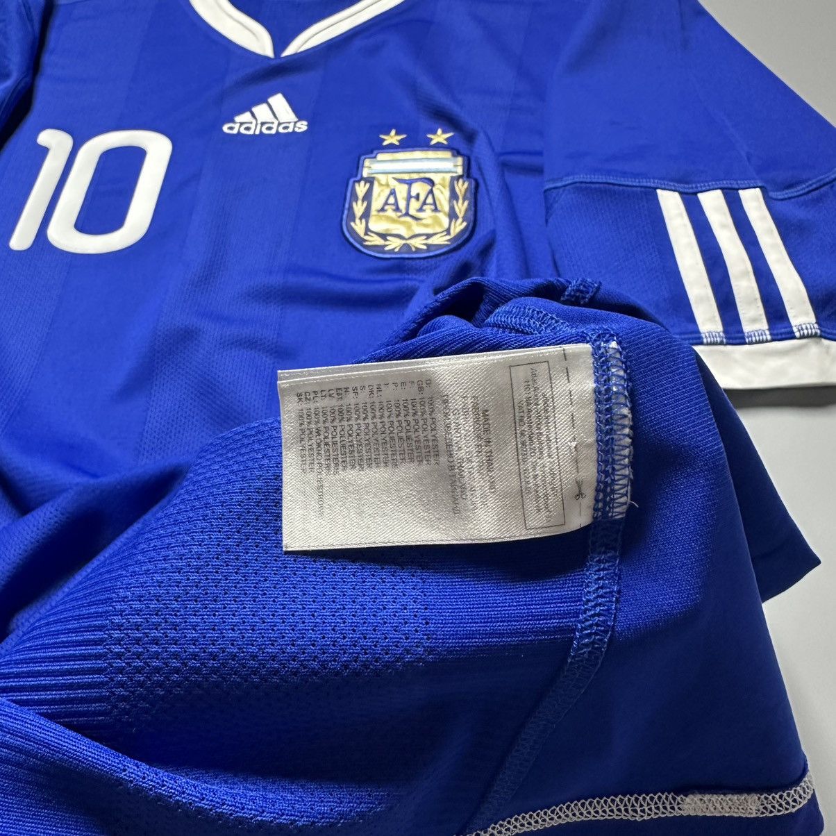 Adidas ARGENTINA ADIDAS 2010 WORLD CUP SOCCER AWAY JERSEY #10 MESSI Size US L / EU 52-54 / 3 - 14 Thumbnail