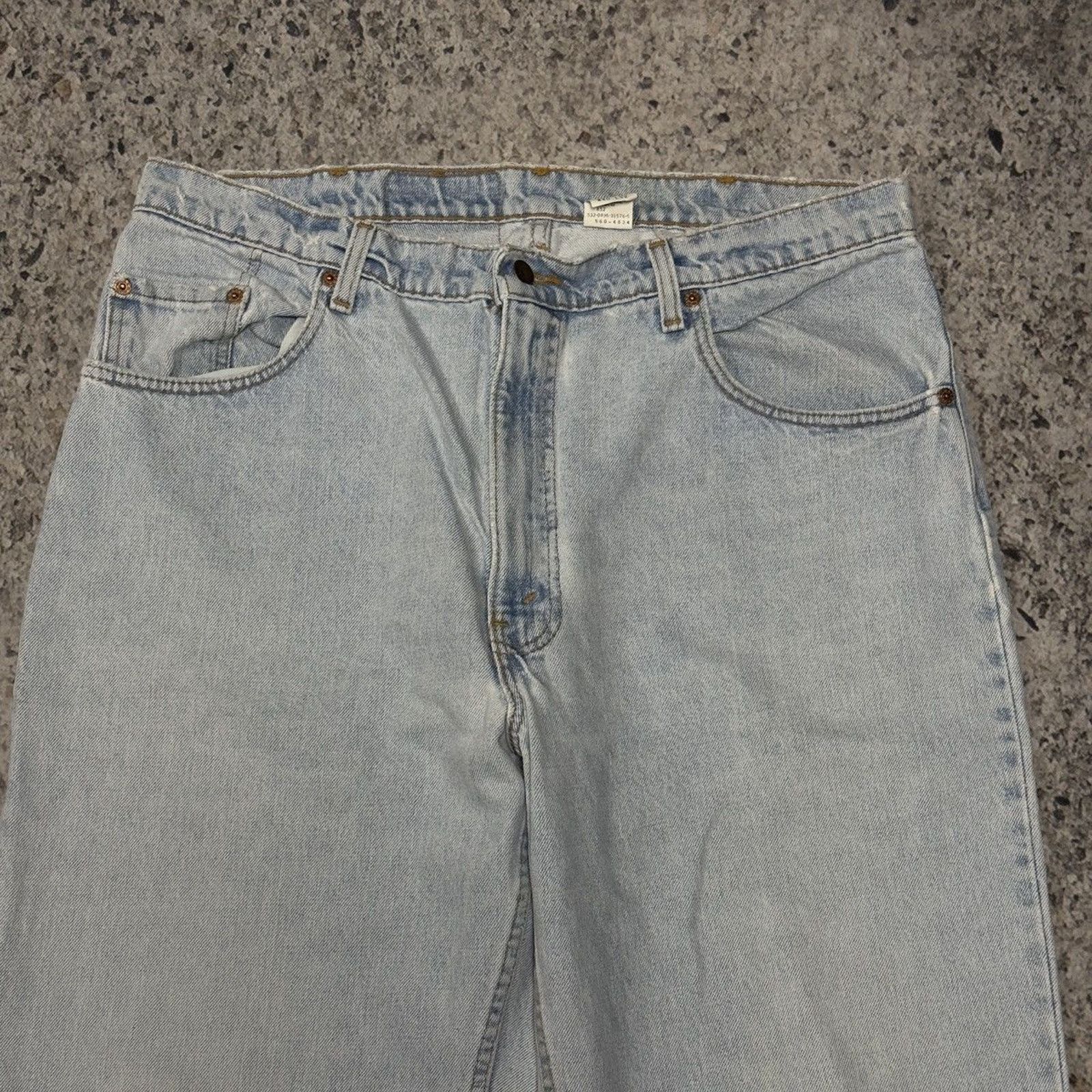 Levi's Vintage 1990s Levi’s 560 Loose Fit Tapered Thrashed Jeans Size US 39 - 7 Thumbnail