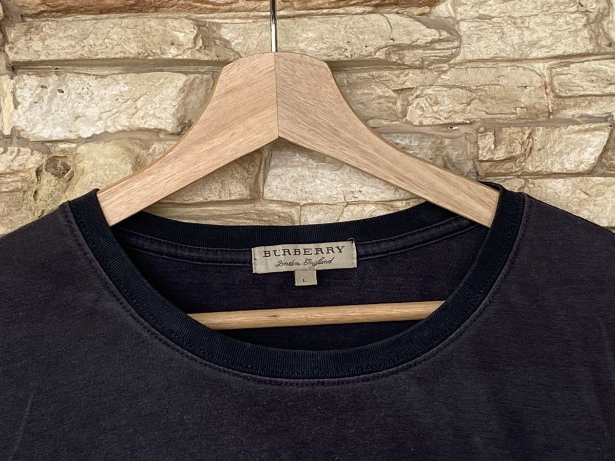 Burberry Rare Burberry London England Made In Scotland Plain Tees Size US L / EU 52-54 / 3 - 5 Thumbnail