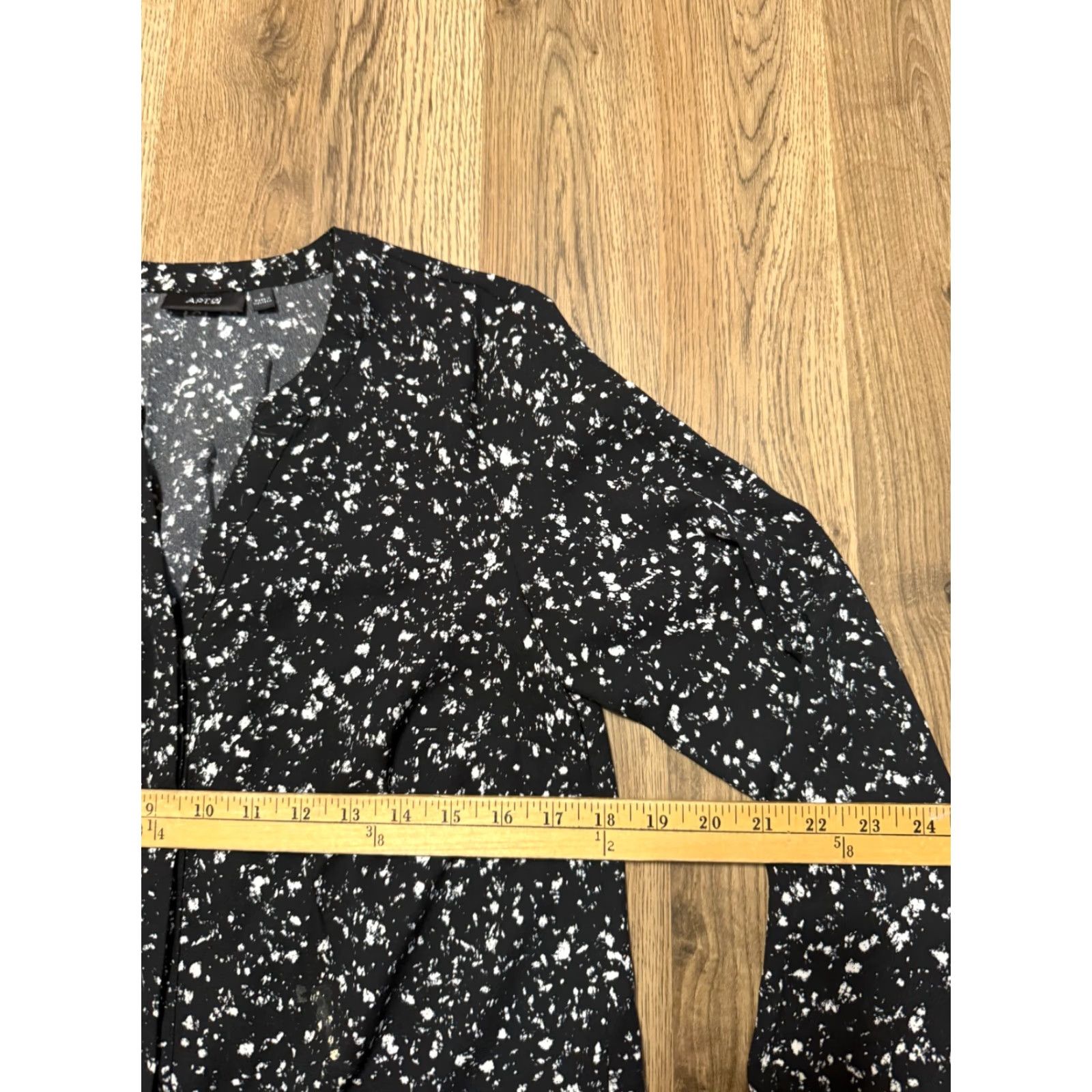Apt. 9 Apt. 9 Shirt, Women's Size Small, White Black Floral Long Sleeve Button Up Size S / US 4 / IT 40 - 6 Thumbnail