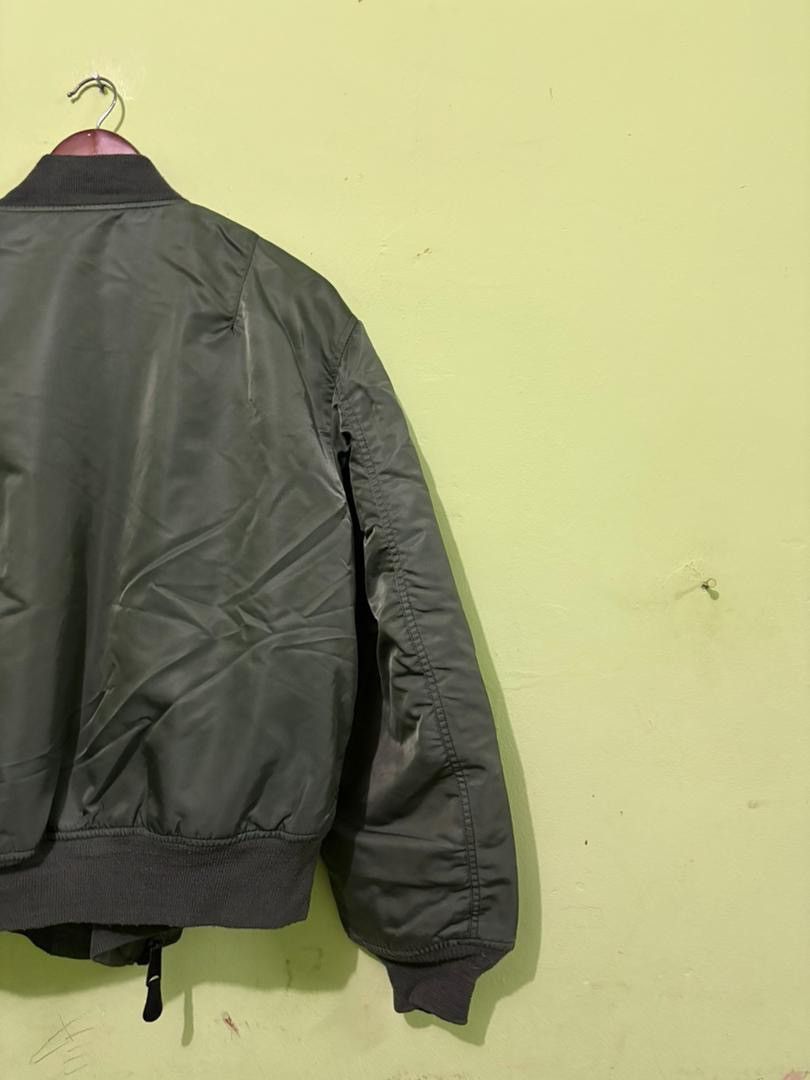 Alpha Industries Vintage 90’s Alpha industries MA-1 Bomber Jacket Design Size US L / EU 52-54 / 3 - 11 Thumbnail