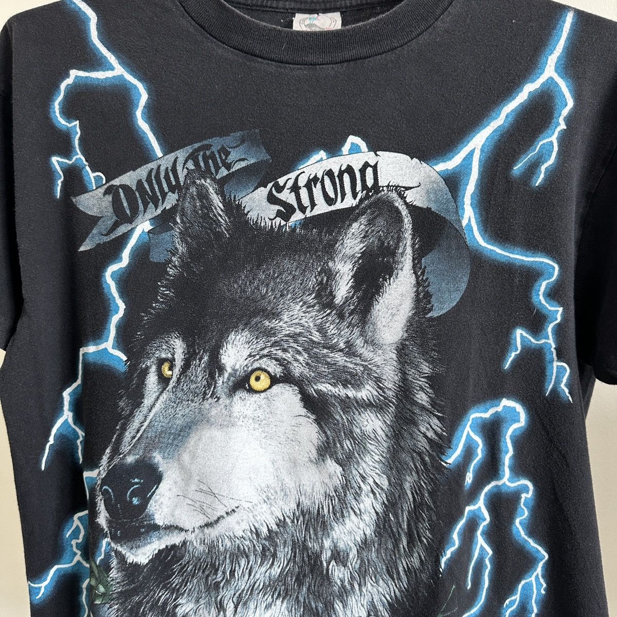 Vintage Vintage American Thunder Wolf T-Shirt Size L Size US L / EU 52-54 / 3 - 4 Thumbnail