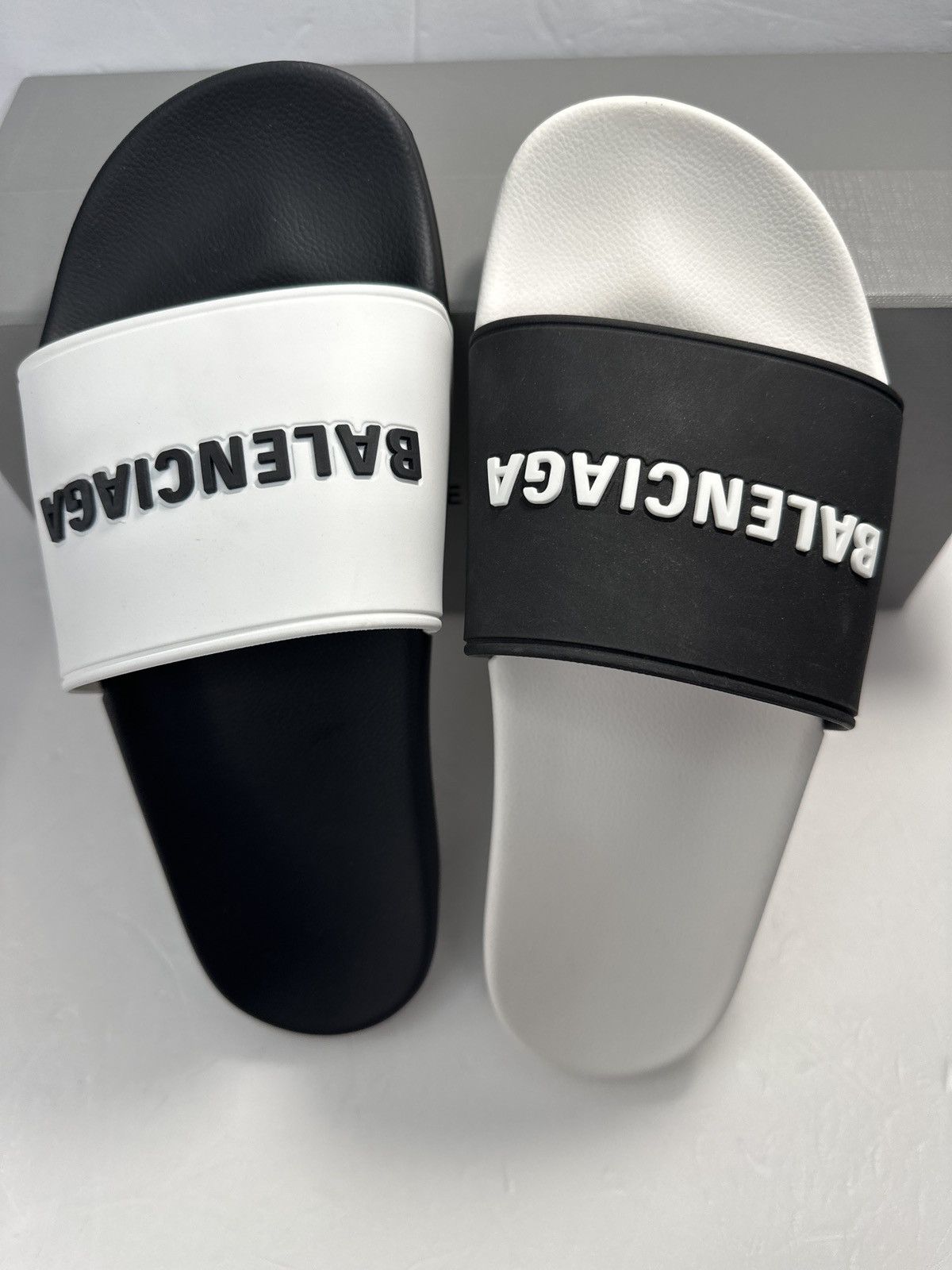 Balenciaga Balenciaga Men's Logo Mismatched Slide Sandal Size 8 Size US 8 / EU 41 - 13 Thumbnail