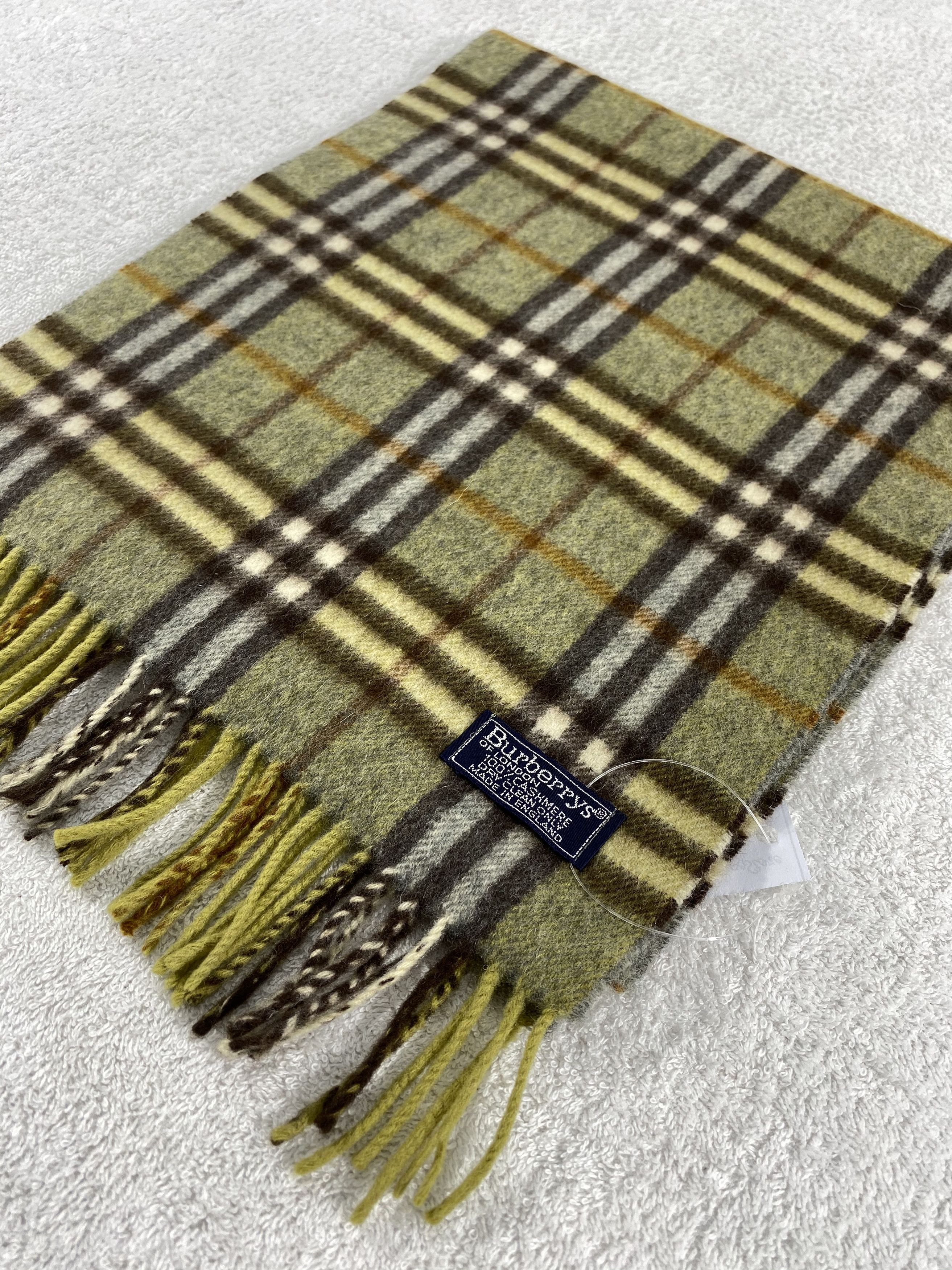 Burberry Vintage Burberry Scarf/Muffler/Neckwear MF612 Size ONE SIZE - 3 Thumbnail