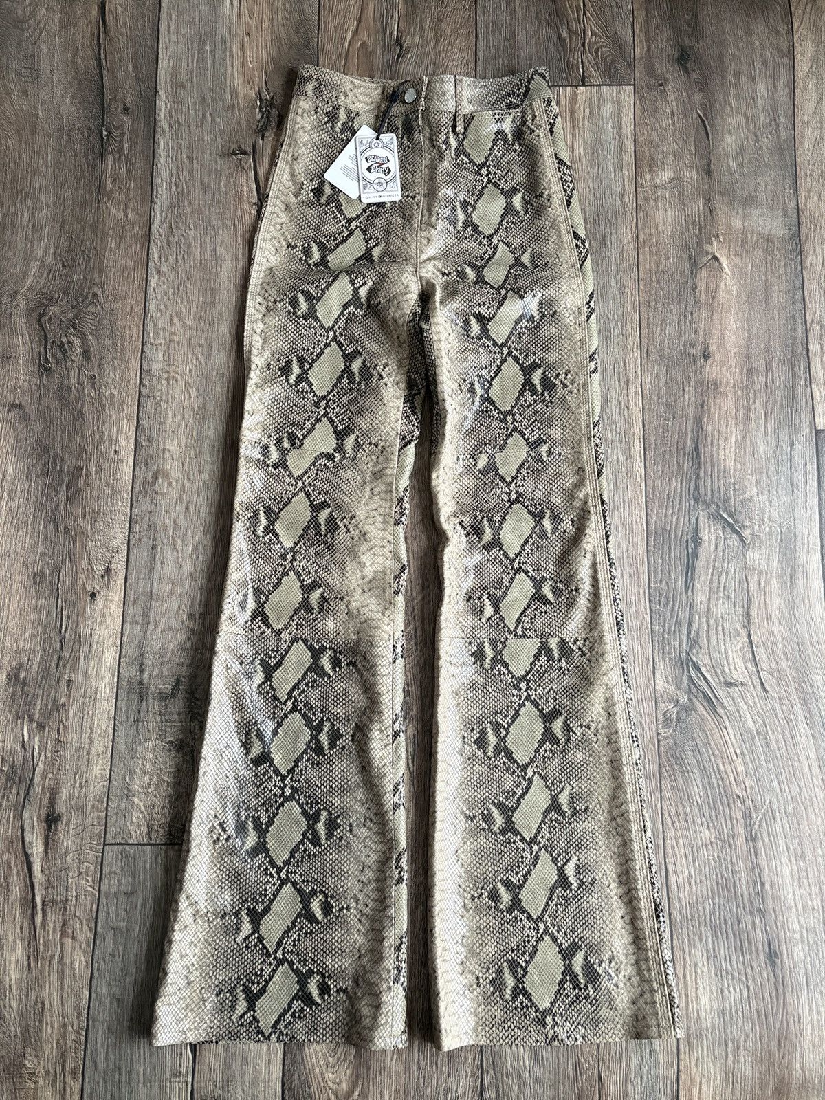 Tommy Hilfiger NWT AW19 Tommy Hilfiger x Zendaya Snakeskin Python Leather Size 26" / US 2 / IT 38 - 1 Thumbnail
