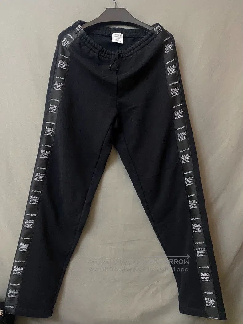 Vetements Vetements size S Side Washed Label Sports Pants Size US 27 - 1 Thumbnail