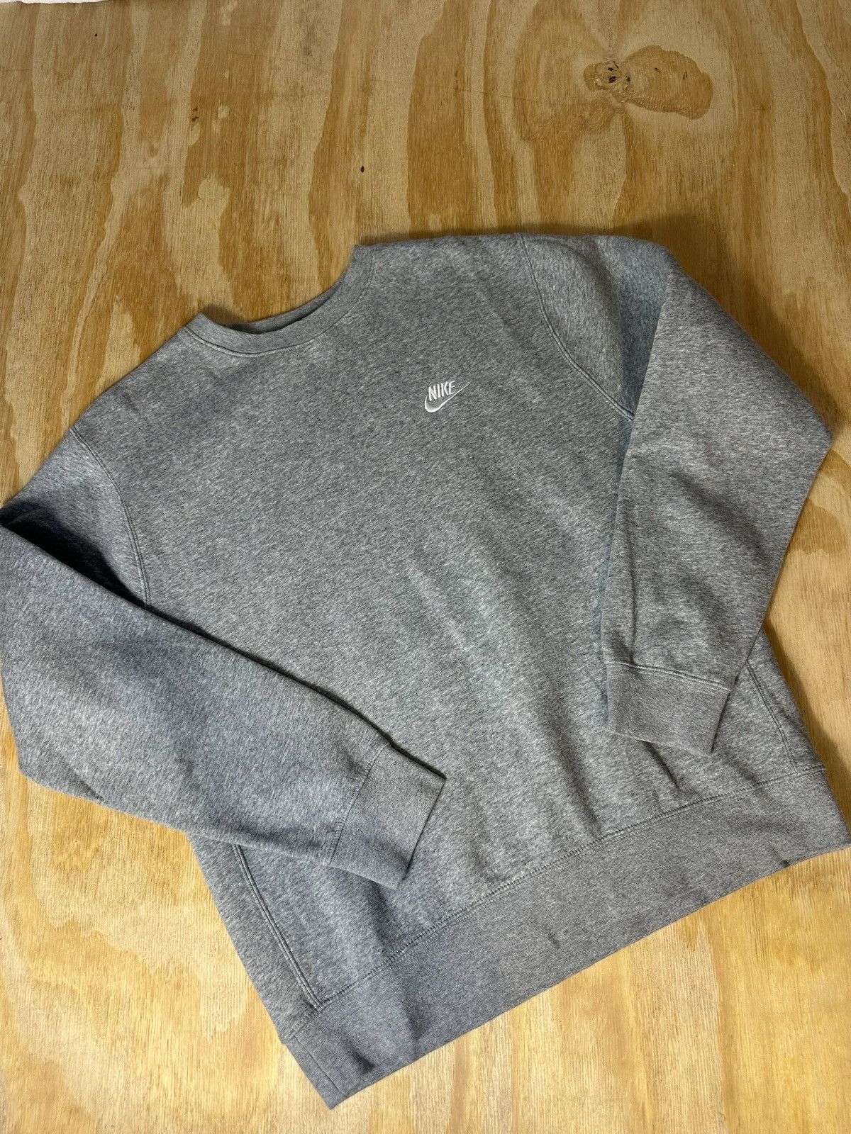 Nike Nike Grey Crewneck Pullover Sweatshirt Classic Swoosh Medium Size US M / EU 48-50 / 2 - 1 Thumbnail