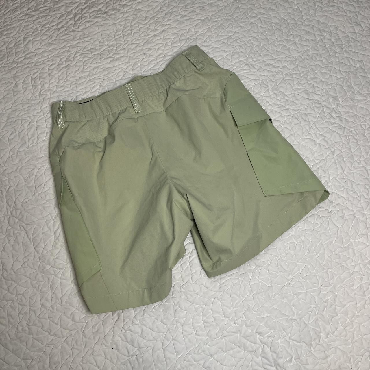 On On Cloud Shorts Medium Explorer Running 6" Inseam Track Size 29" - 3 Thumbnail