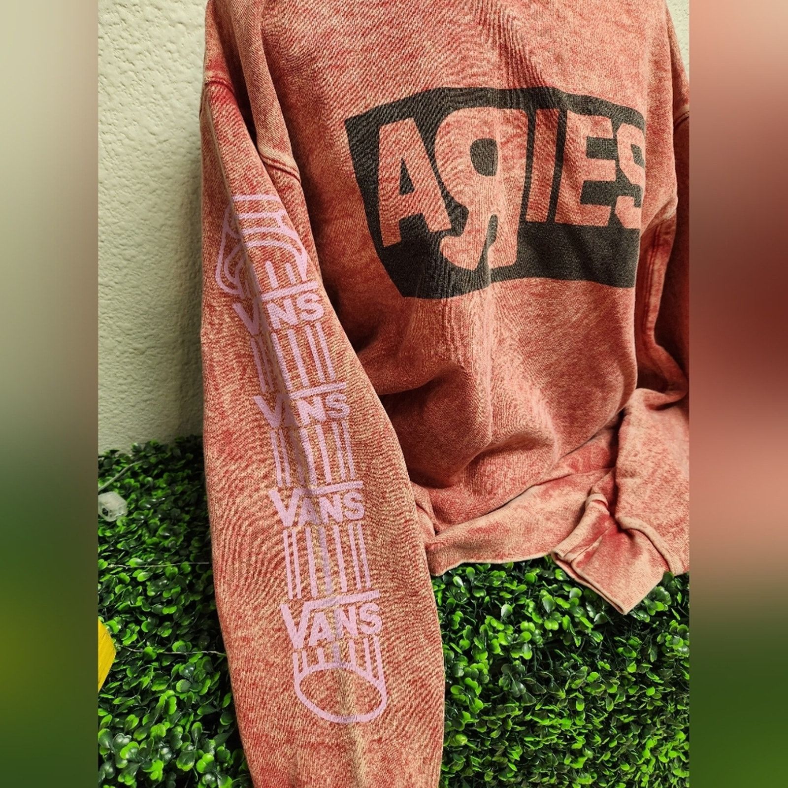 Vans Vans Vault x Aries sweatshirt men’s size M red. Size US M / EU 48-50 / 2 - 3 Thumbnail