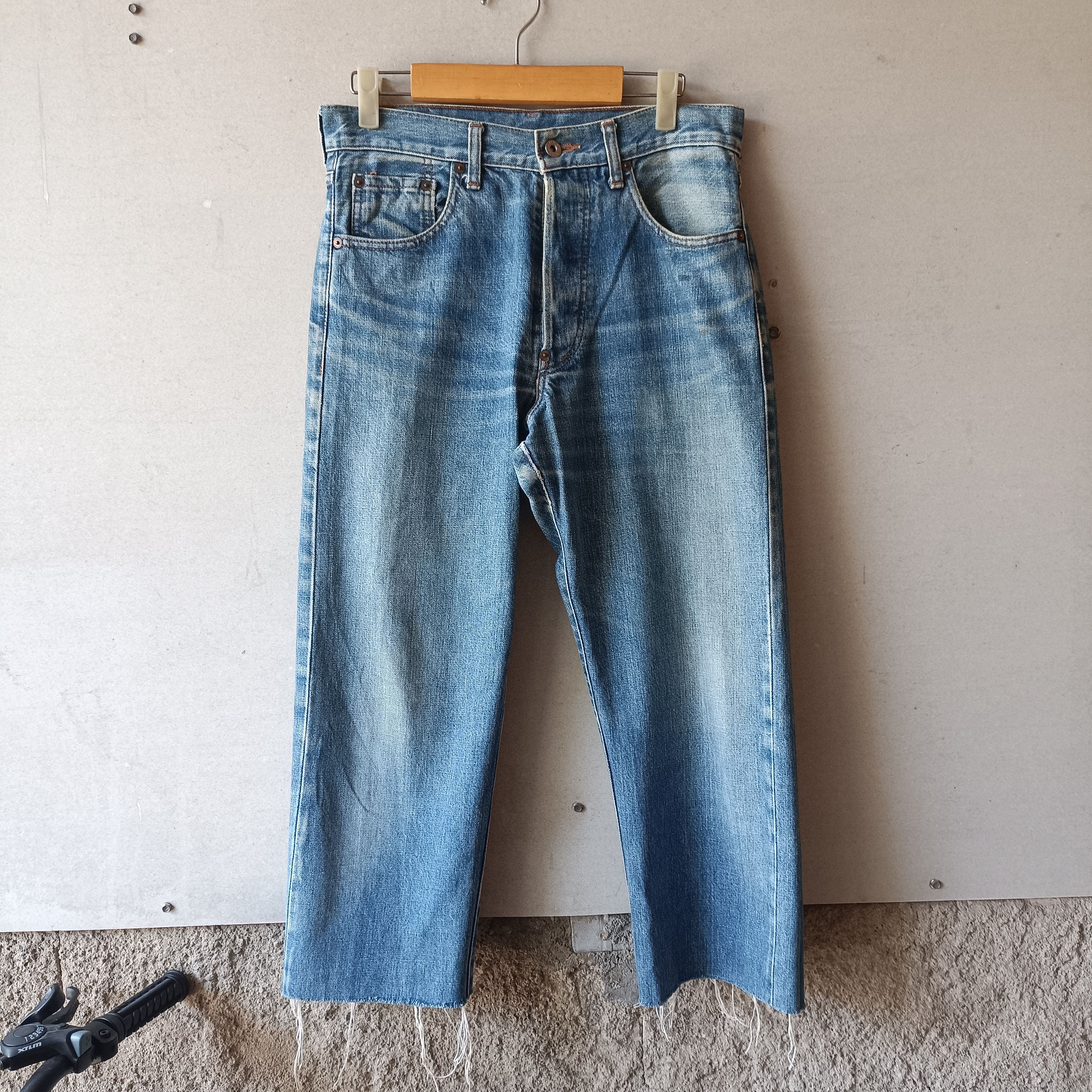 Levi's LEVI’S 701-XX BIG E MODEL 1937 JAPAN MADE🇯🇵 BUTTON J22 Size US 30 / EU 46 - 2 Thumbnail