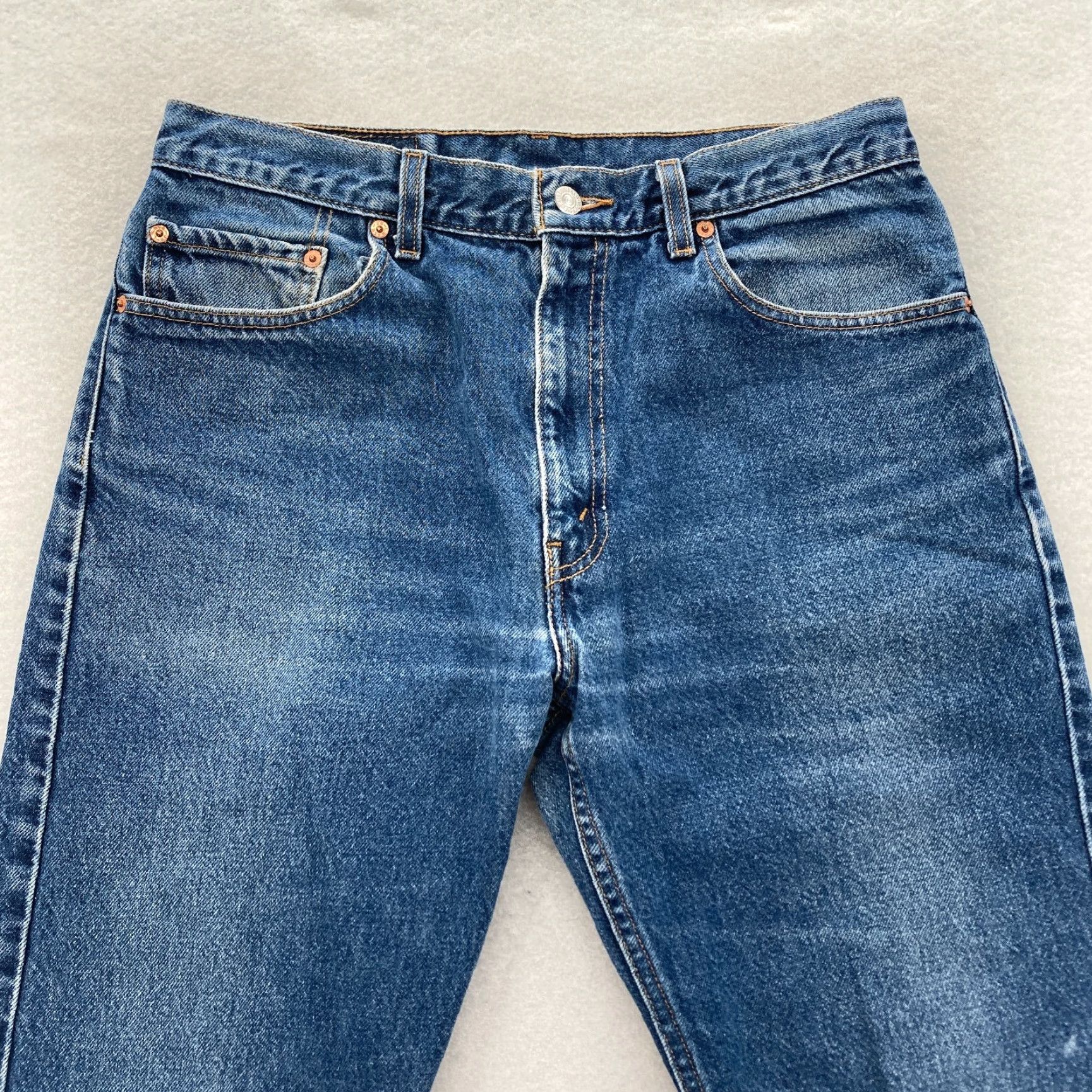 Levi's VINTAGE Levi's 505 Jeans Mens 34x30 Regular Fit Straight Blue Denim 2002 Y2K Levi's 505 5-Pocket Design Jeans Mens Blue Denim Regular Size US 34 / EU 50 - 2 Thumbnail