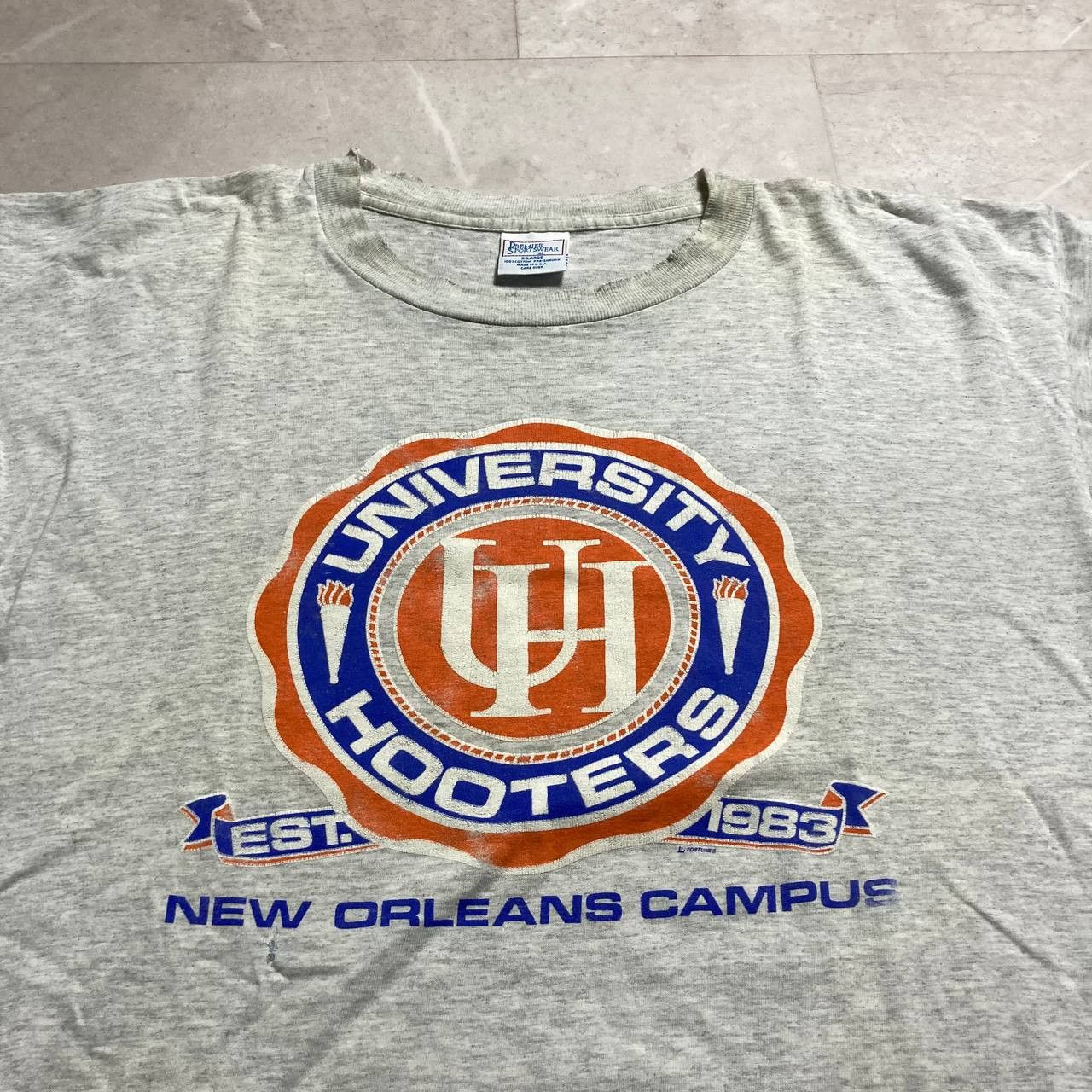 Vintage Vintage 90s Hooters University New Orleans Campus Tee Size US XL / EU 56 / 4 - 2 Thumbnail