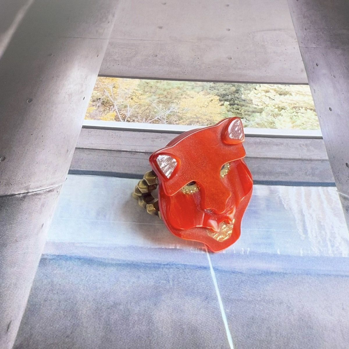 Gucci rare resin panther ring
