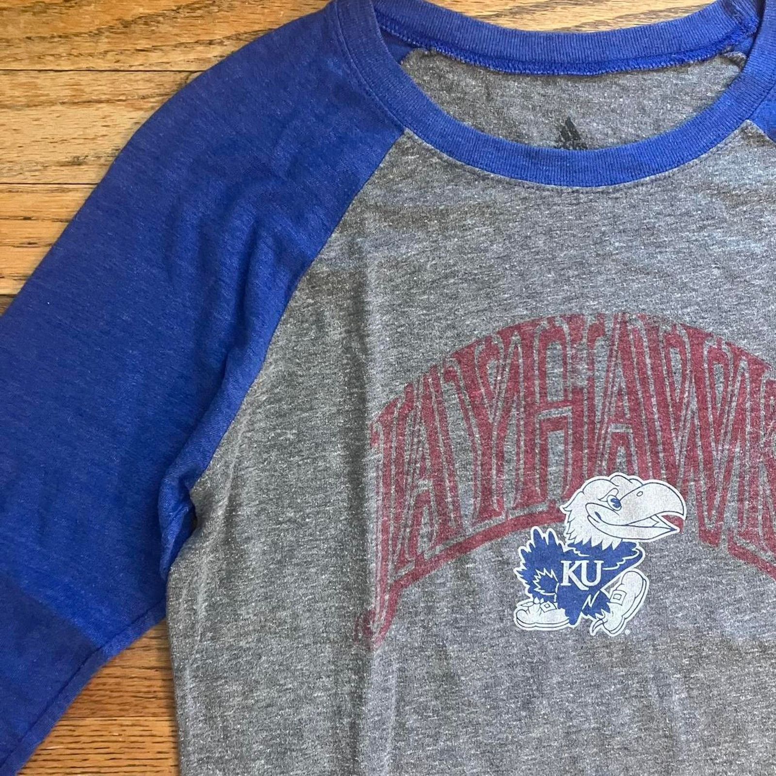 Adidas × NCAA Adidas Kansas Jayhawks NCAA 3/4 Sleeve Graphic T-shirt Size US XL / EU 56 / 4 - 2 Thumbnail