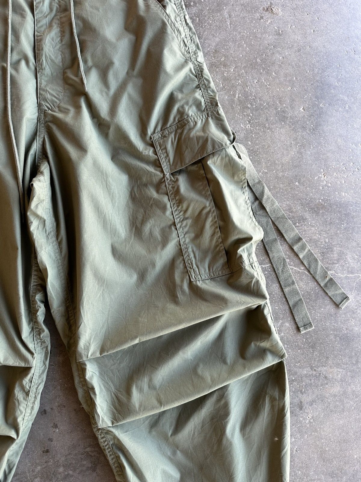 Japanese Brand SEND OFFER🍁BAGGY PARACHUTE JAPANESEBRAND FREAKS BALLON PANT Size US 34 / EU 50 - 4 Thumbnail