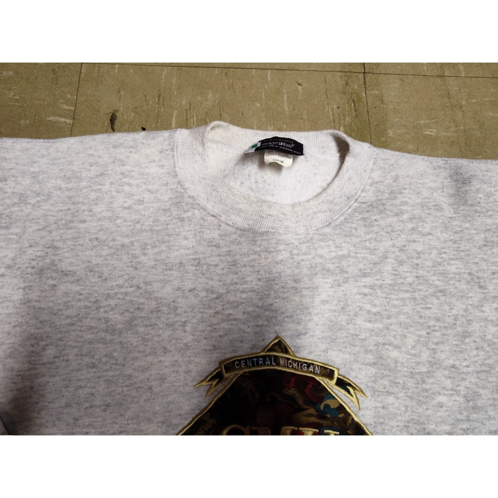 Chippewa VINTAGE Image Wear Central Michigan University Chipewas Embroidered Sweatshirt Mens Size L Gray Pullover Sweatshirt Embroidered University 50/50 Size US L / EU 52-54 / 3 - 6 Thumbnail