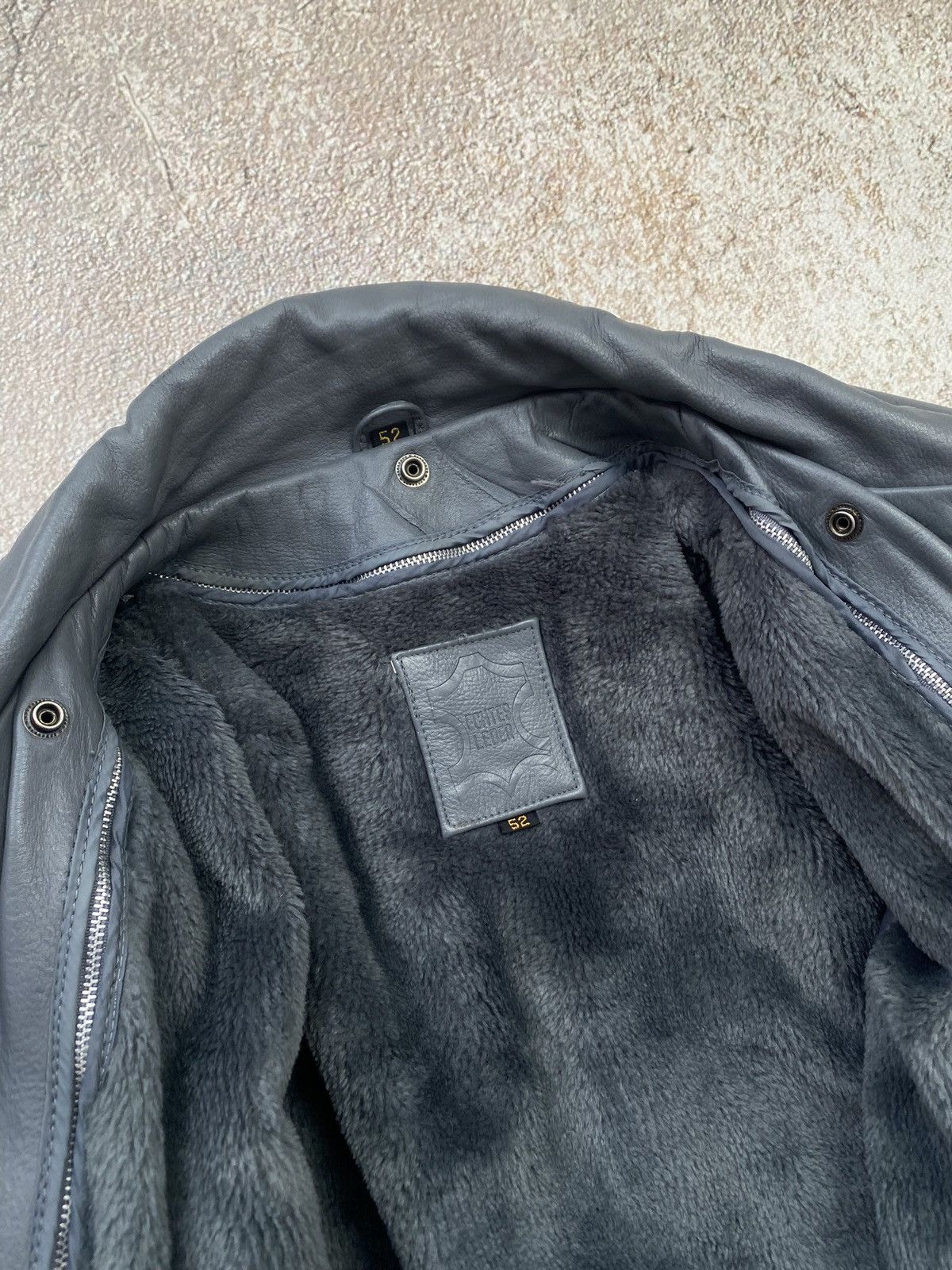 Vintage Vintage leather bomber jacket 90s boxy fit Size US L / EU 52-54 / 3 - 10 Thumbnail