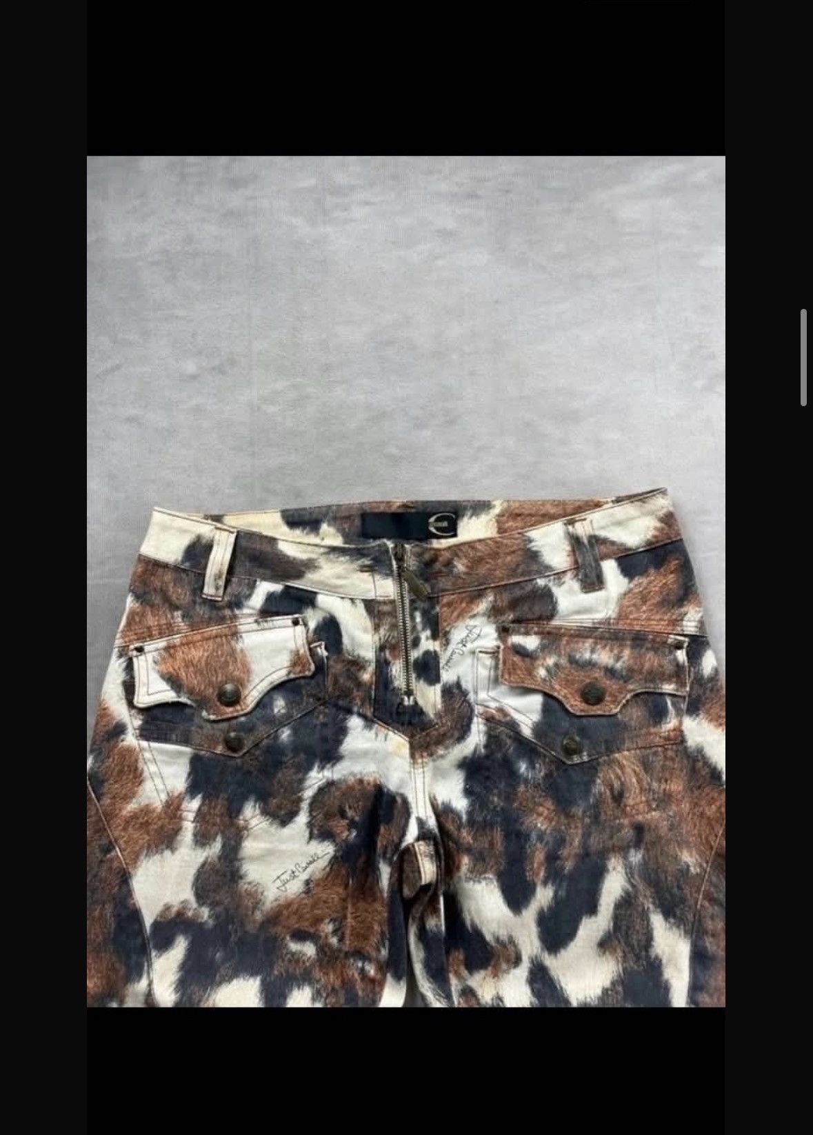 Roberto Cavalli Roberto Cavalli - Cow Print / Animal Print Capri Pants Size 27" / US 4 / IT 40 - 5 Thumbnail