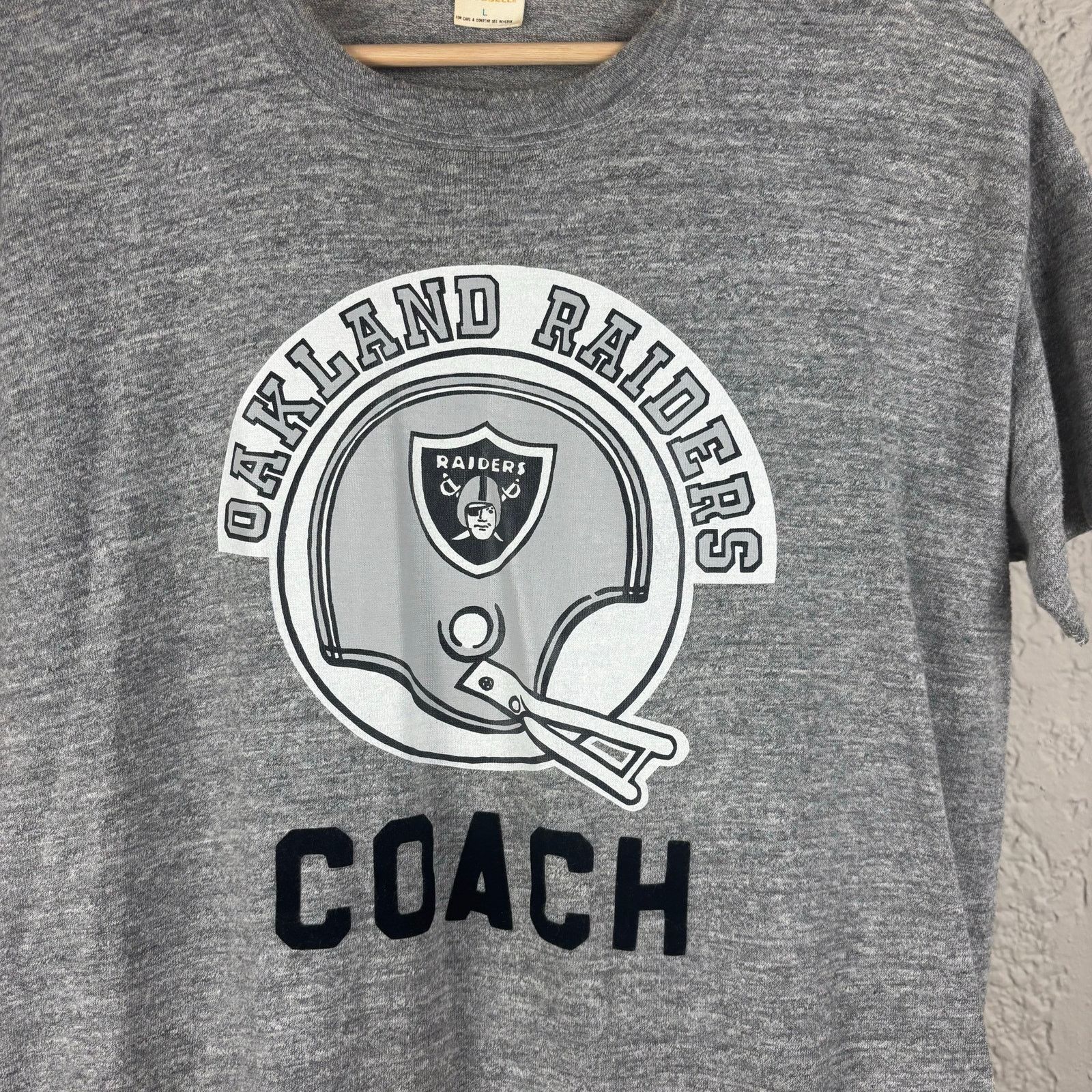 Russell Athletic 1970s Russell Athletic Oakland Raiders Coach NFL Large Tee Size US L / EU 52-54 / 3 - 2 Thumbnail