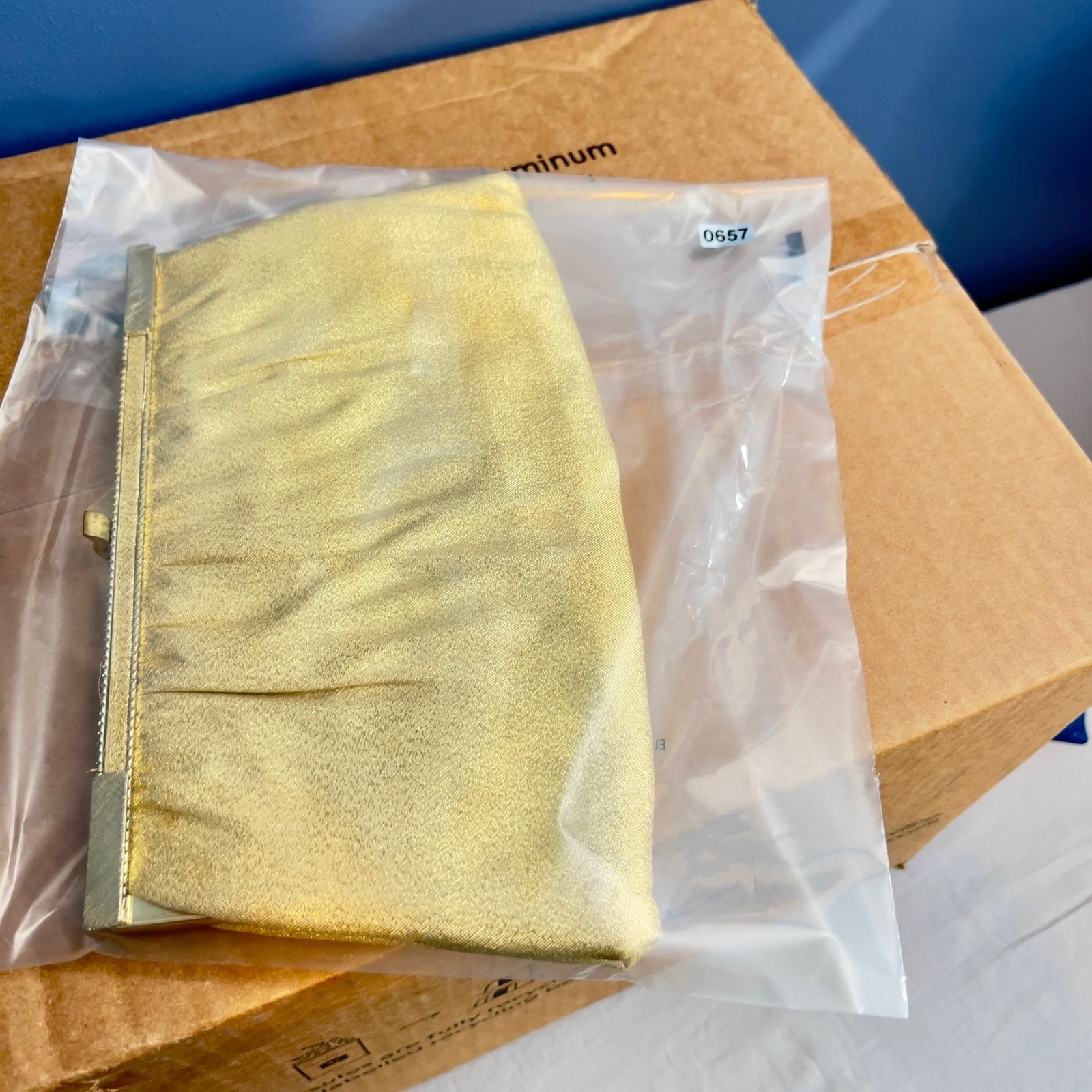 Vintage Clutch Purse Made in USA 11.5"x5.5" Gold Metallic Chain Size ONE SIZE - 12 Thumbnail