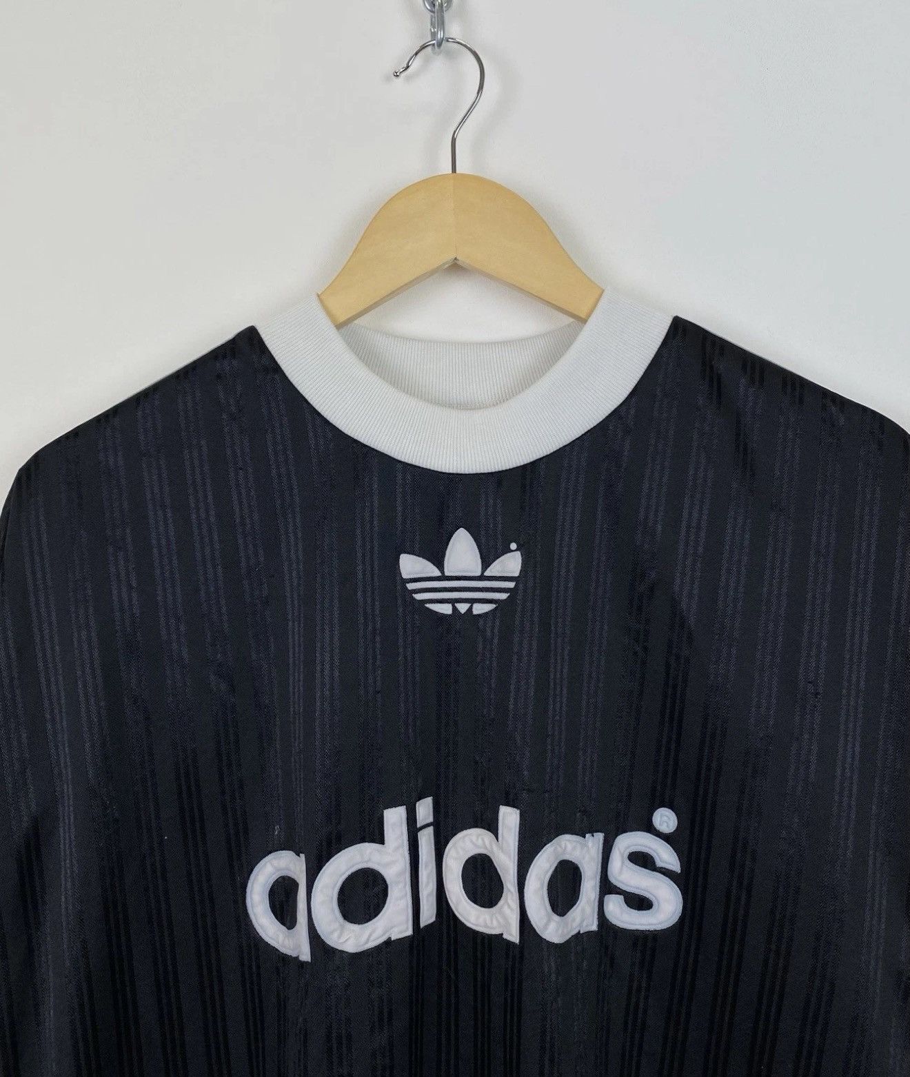 Adidas Vintage Adidas Black T-Shirt Made In England 90’s Big Logo Size US M / EU 48-50 / 2 - 2 Thumbnail
