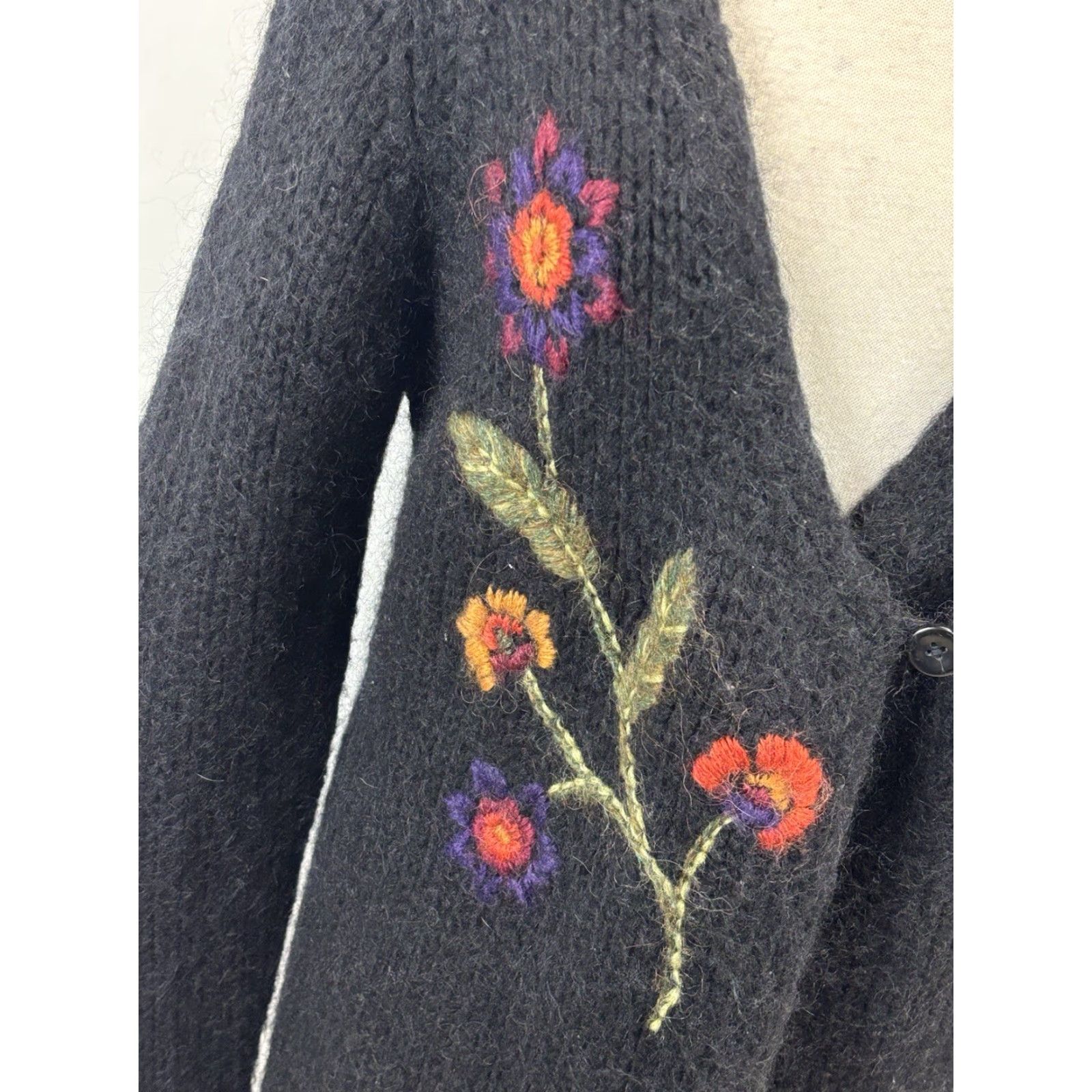 Willi Smith VINTAGE Willi Smith Cardigan Sweater Mohair Blend Large Black Floral Embroidered Chunky Knit L Womens Size L / US 10 / IT 46 - 6 Thumbnail