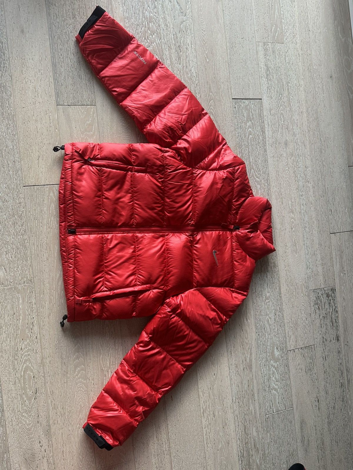 NOCTA × Nike Nike Nocta Drake Sunset Puffer Red Size US M / EU 48-50 / 2 - 3 Thumbnail