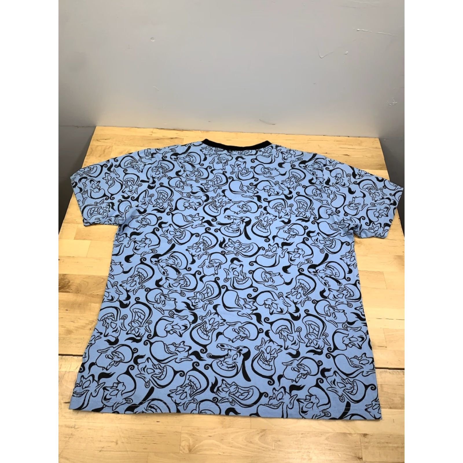 Disney Disney Aladdin Genie Shirt Mens L Blue AOP Shirt Mens L Blue Aladdin Genie Disney Disney Toy Story? No. (Oops). Size US L / EU 52-54 / 3 - 7 Thumbnail