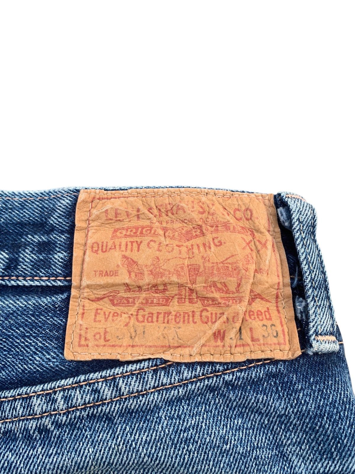 Levi's VINTAGE LEVIS 501XX SELVEDGE BIG E DAMAGE DISTRESSED DENIM Size US 30 / EU 46 - 11 Thumbnail