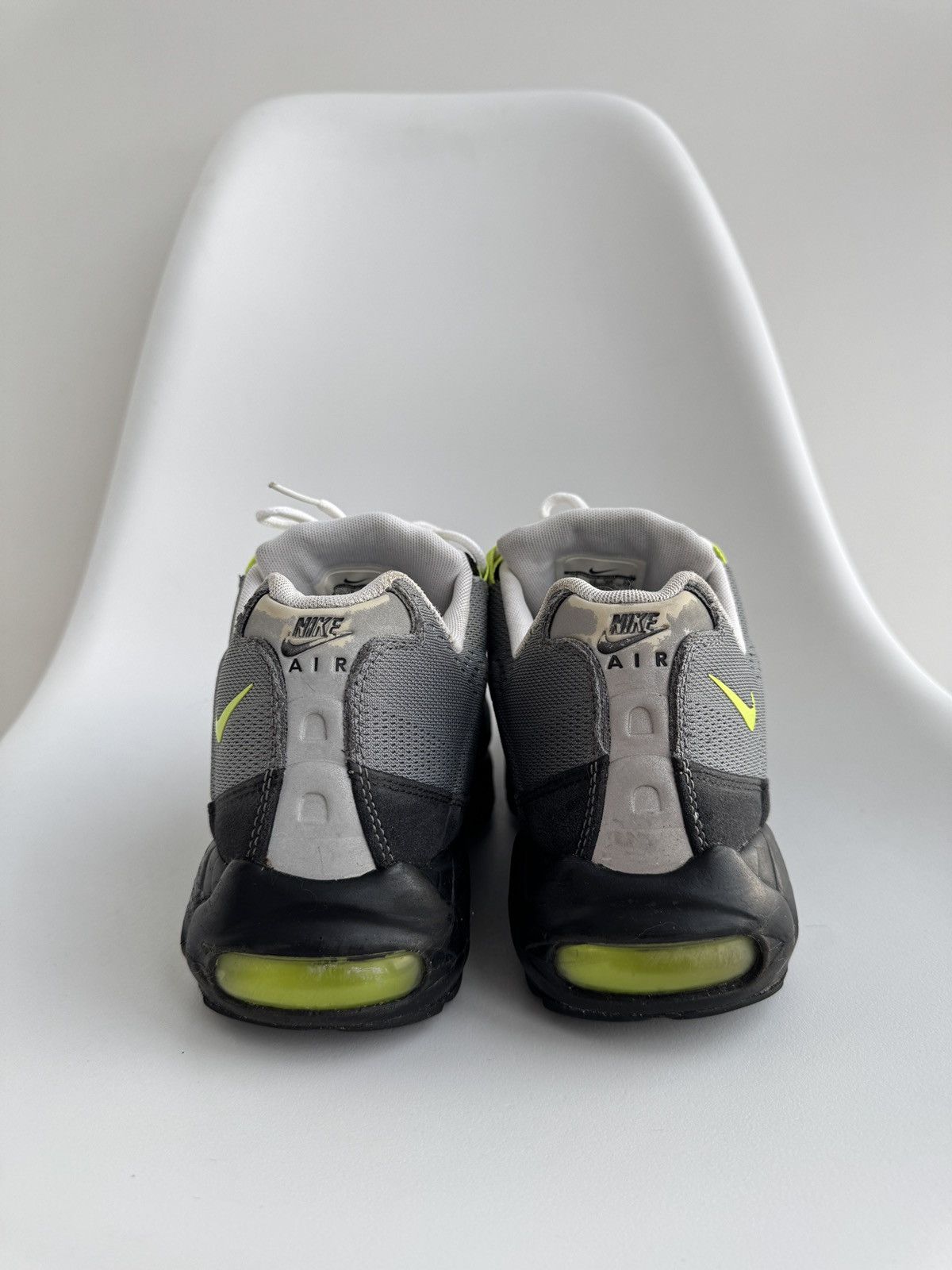 Nike Nike Air Max 95 Neon 2012 Size US 11 / EU 44 - 8 Thumbnail