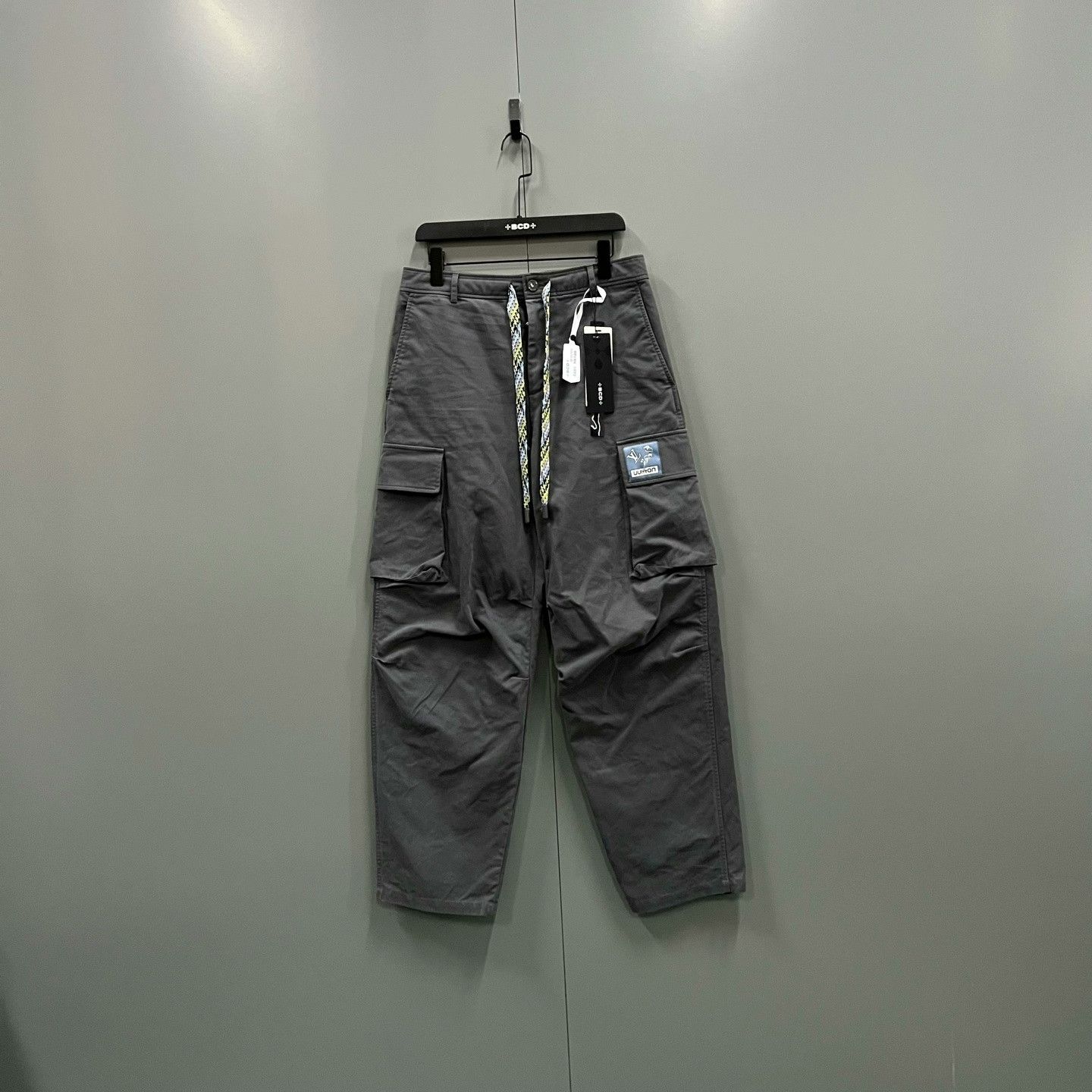 Louis Vuitton Louis Vuitton Logo Pocket Cargo Pants Size US 30 / EU 46 - 1 Thumbnail