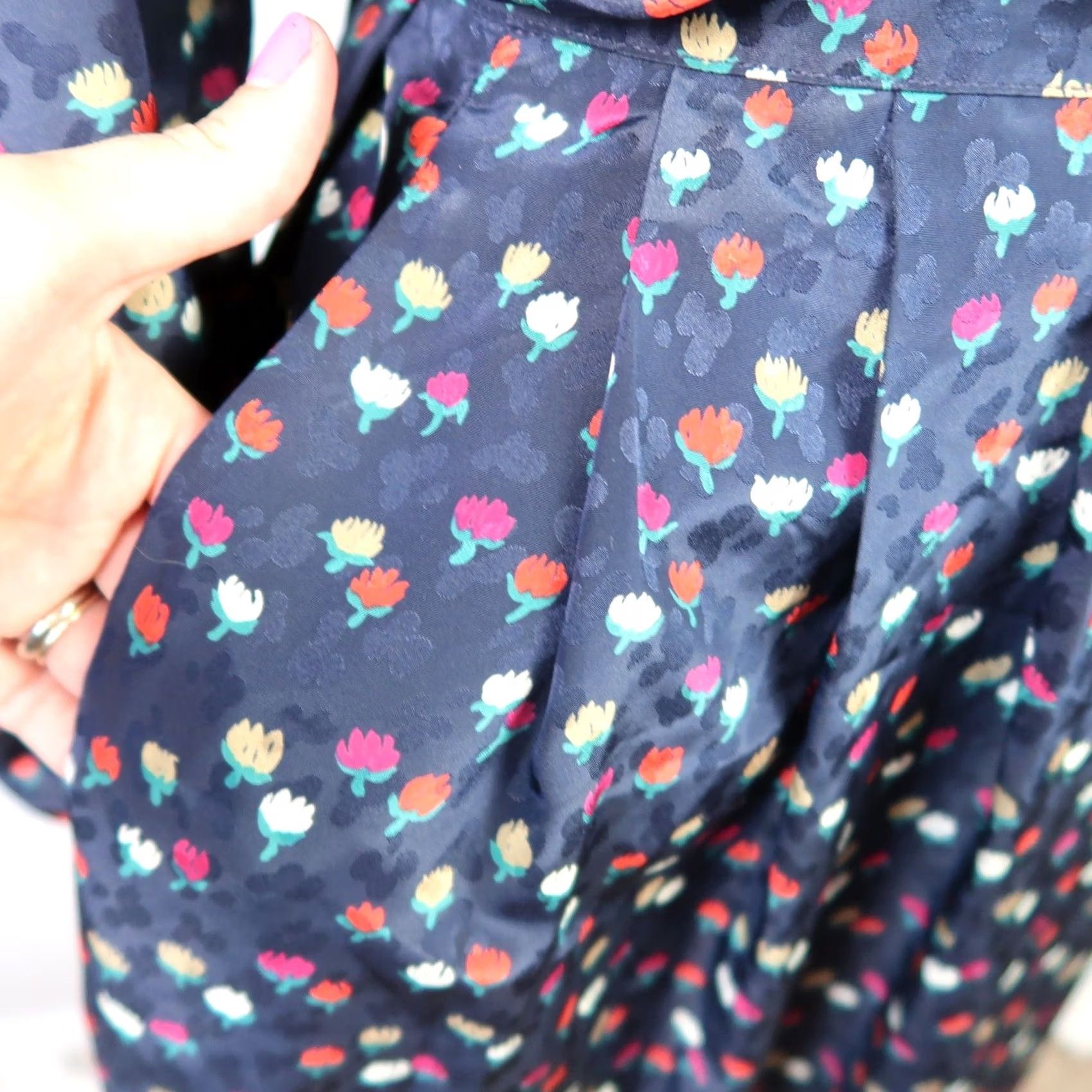 Vintage VINTAGE 80s navy blue and red tulip floral two piece blouse and skirt set 10 Size 4XL / US 24-26 - 6 Thumbnail