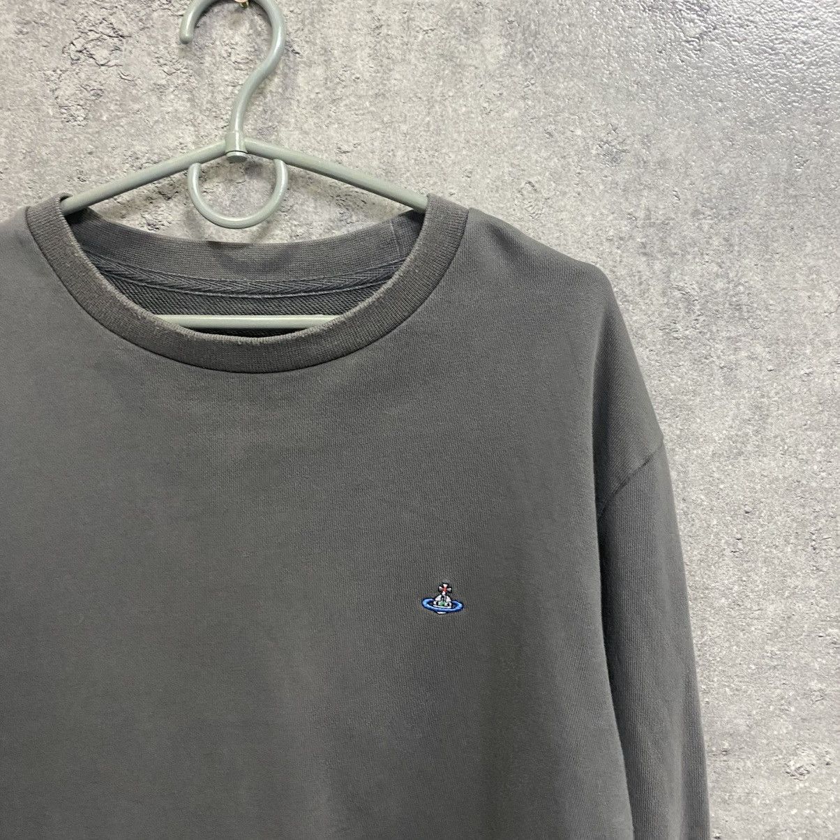 Vivienne Westwood Vintage Vivienne Westwood Sweatshirt Orb Logo Basic Pullover Size US M / EU 48-50 / 2 - 3 Thumbnail