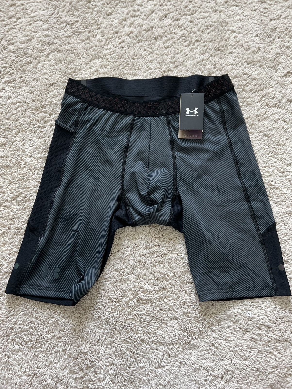 Under Armour Under Armour Rush SmartForm Printed Compression Shorts Size US 34 / EU 50 - 6 Thumbnail