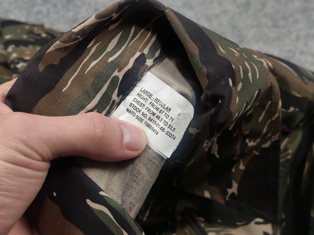 Vintage Vintage US Army Tiger Stripe Camo Combat Military Jacket Size US L / EU 52-54 / 3 - 12 Thumbnail