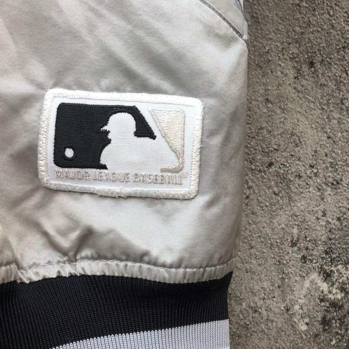 Vintage Vintage Felco MLB Chicago Sox Quilted Satin Bomber Jacket 🇺🇸 Size US L / EU 52-54 / 3 - 6 Thumbnail