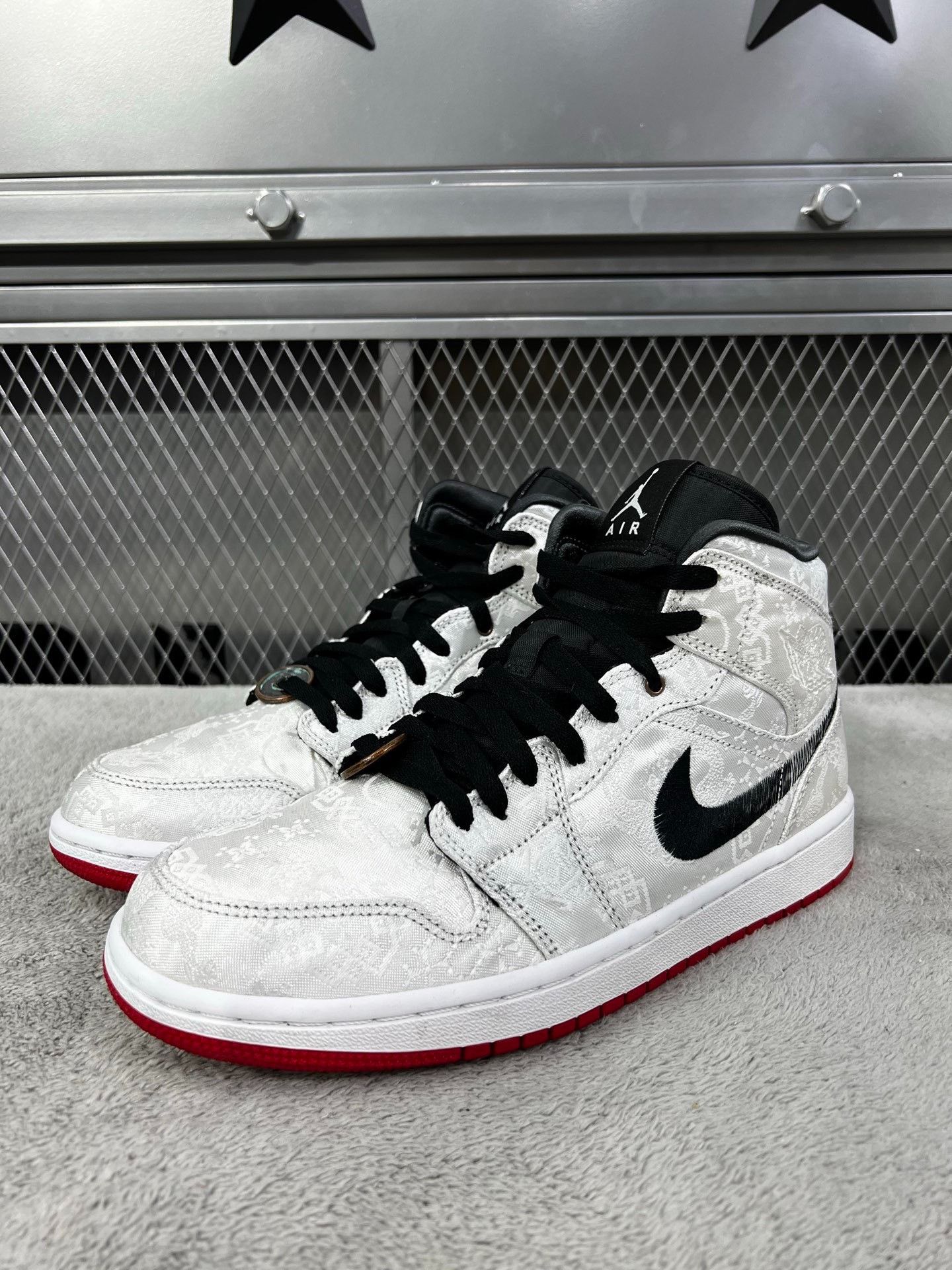 Nike Nike White Lowtop Sneakers 42 Men Size US 9 / EU 42 - 1 Thumbnail