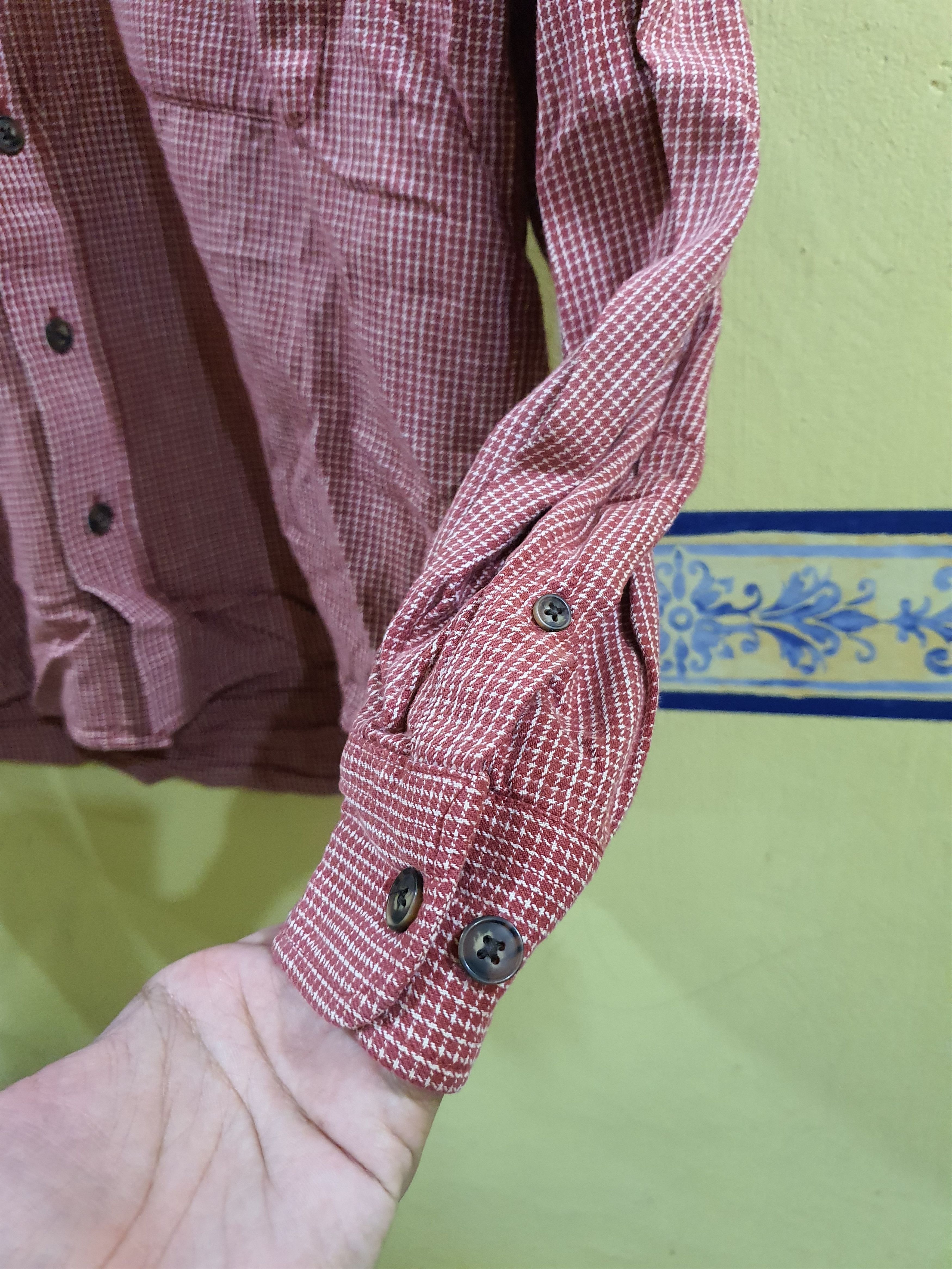 Arrow Duluth Trading Co red thick flannel button-down shirt Size US M / EU 48-50 / 2 - 8 Thumbnail