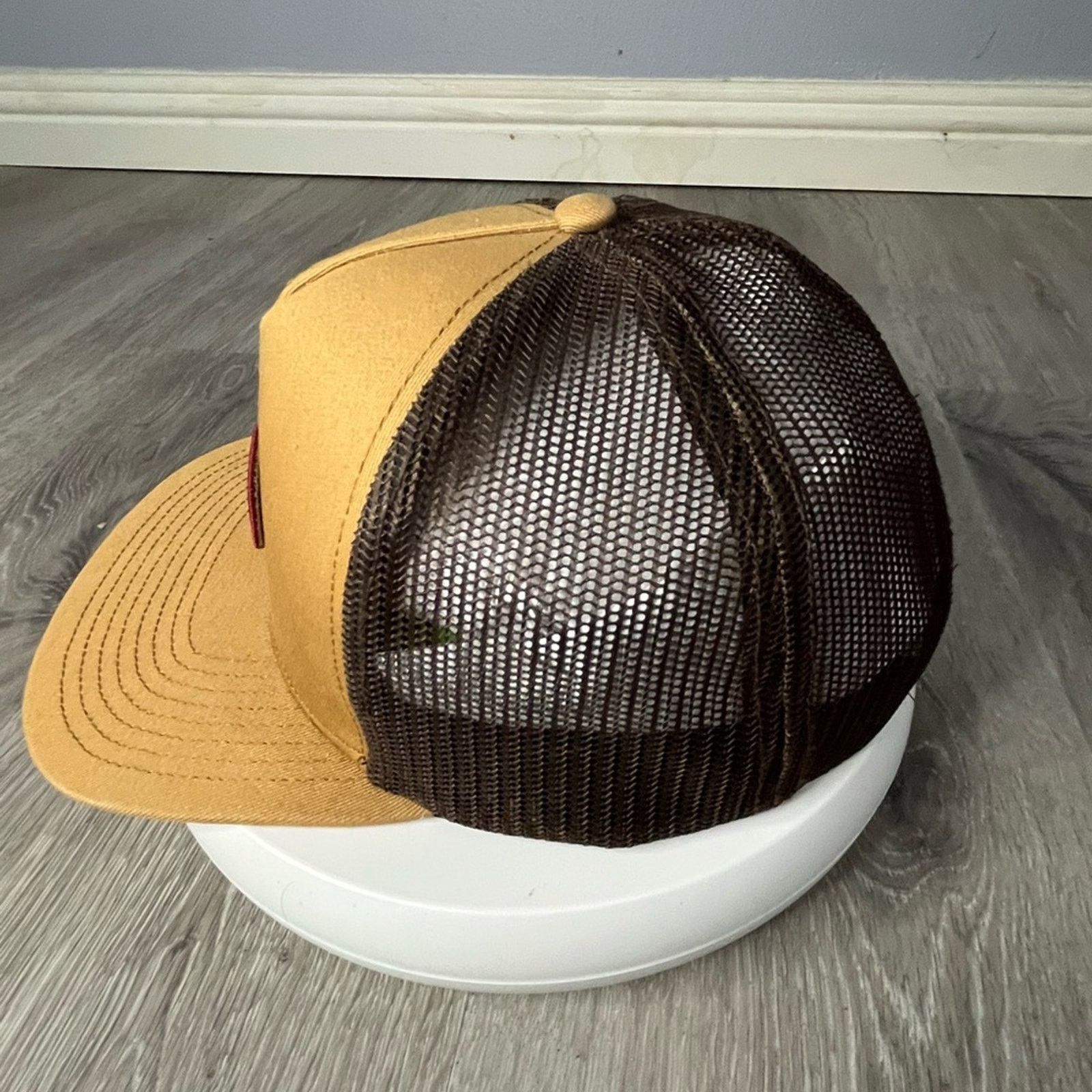 O'Neill Oneill hat truck hatt brown snapback one size good condition Size ONE SIZE - 2 Thumbnail