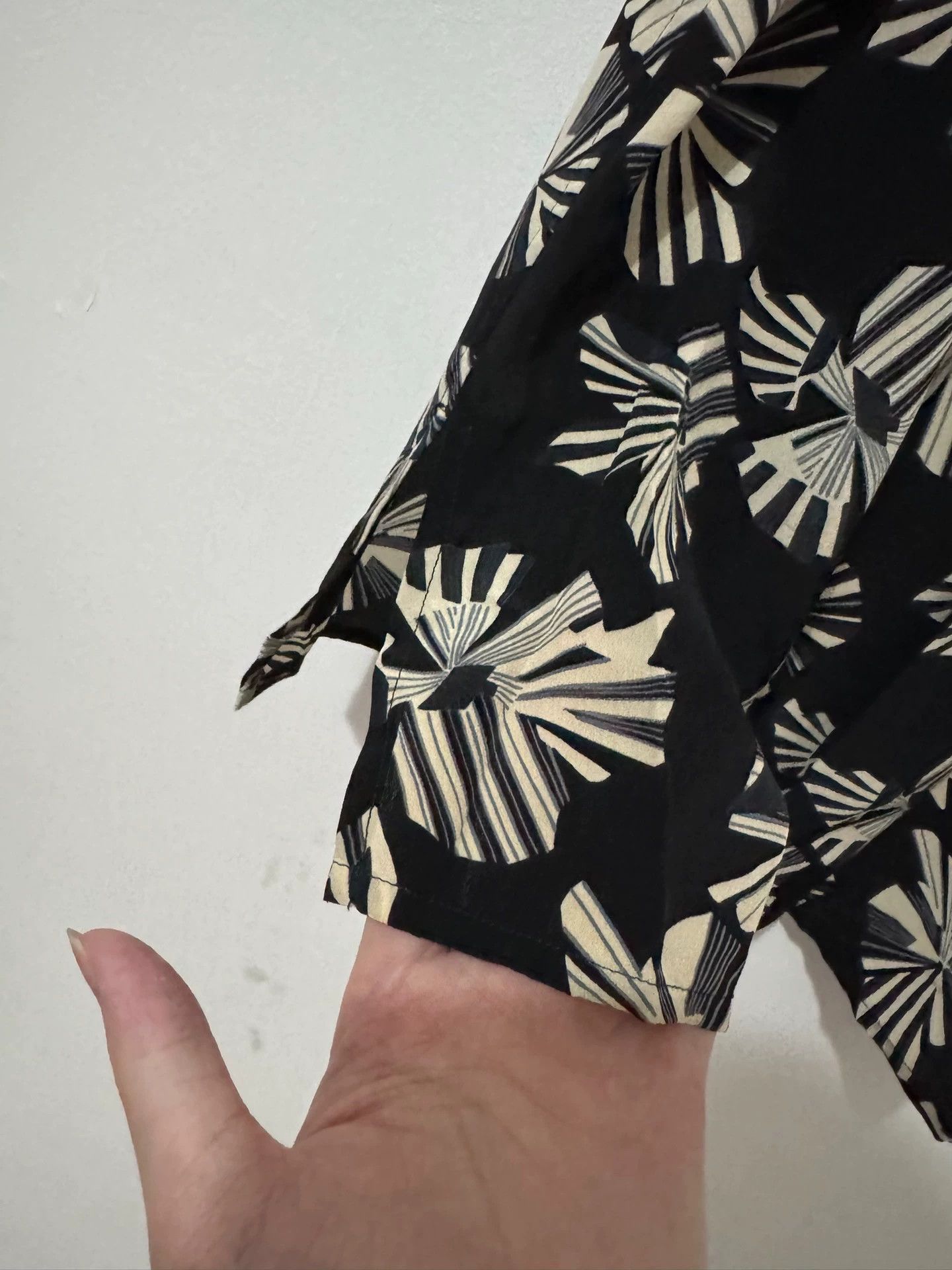 Saint Laurent Paris Saint Laurent SLP origami geometric floral shirt. Size US L / EU 52-54 / 3 - 4 Thumbnail