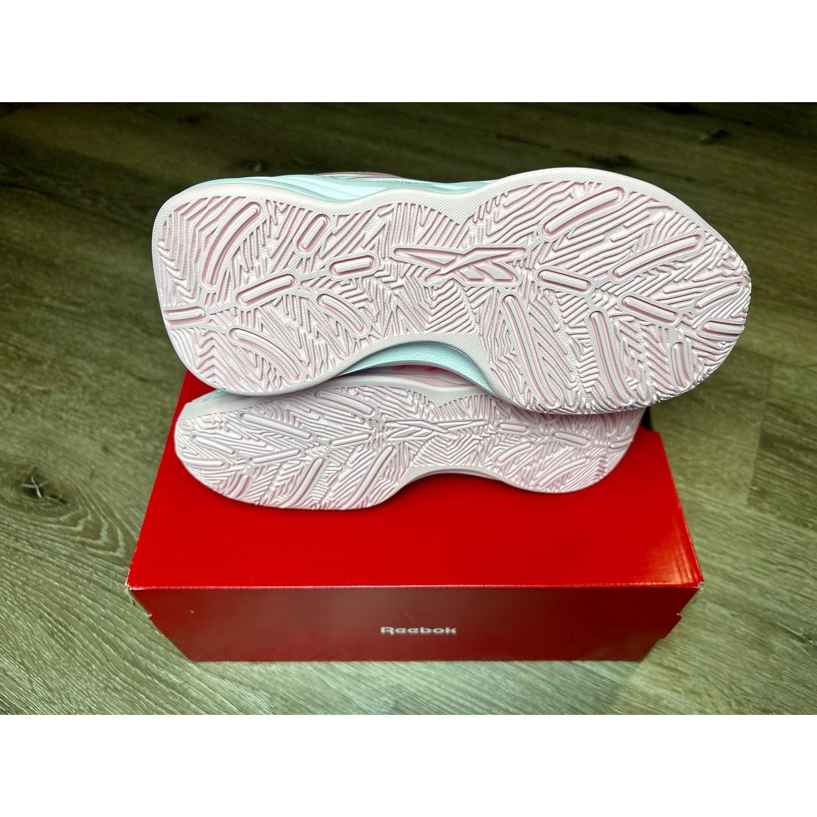 Reebok New with tag/box - 5Y - Reebok Press Shoes - Pink/White Size US 6.5 / IT 36.5 - 4 Thumbnail