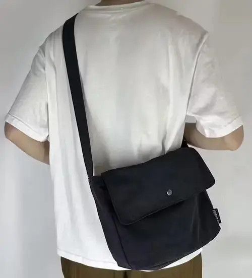 Japanese Brand New retro fashion canvas messenger shoulder bag Size ONE SIZE - 1 Thumbnail