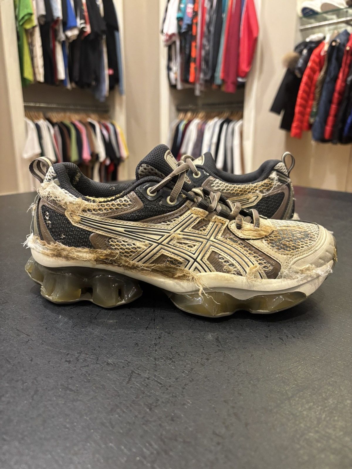 Asics Asics Gel-Quantum Kinetic Birch/Dark Taupe Size US 7 / EU 40 - 1 Thumbnail