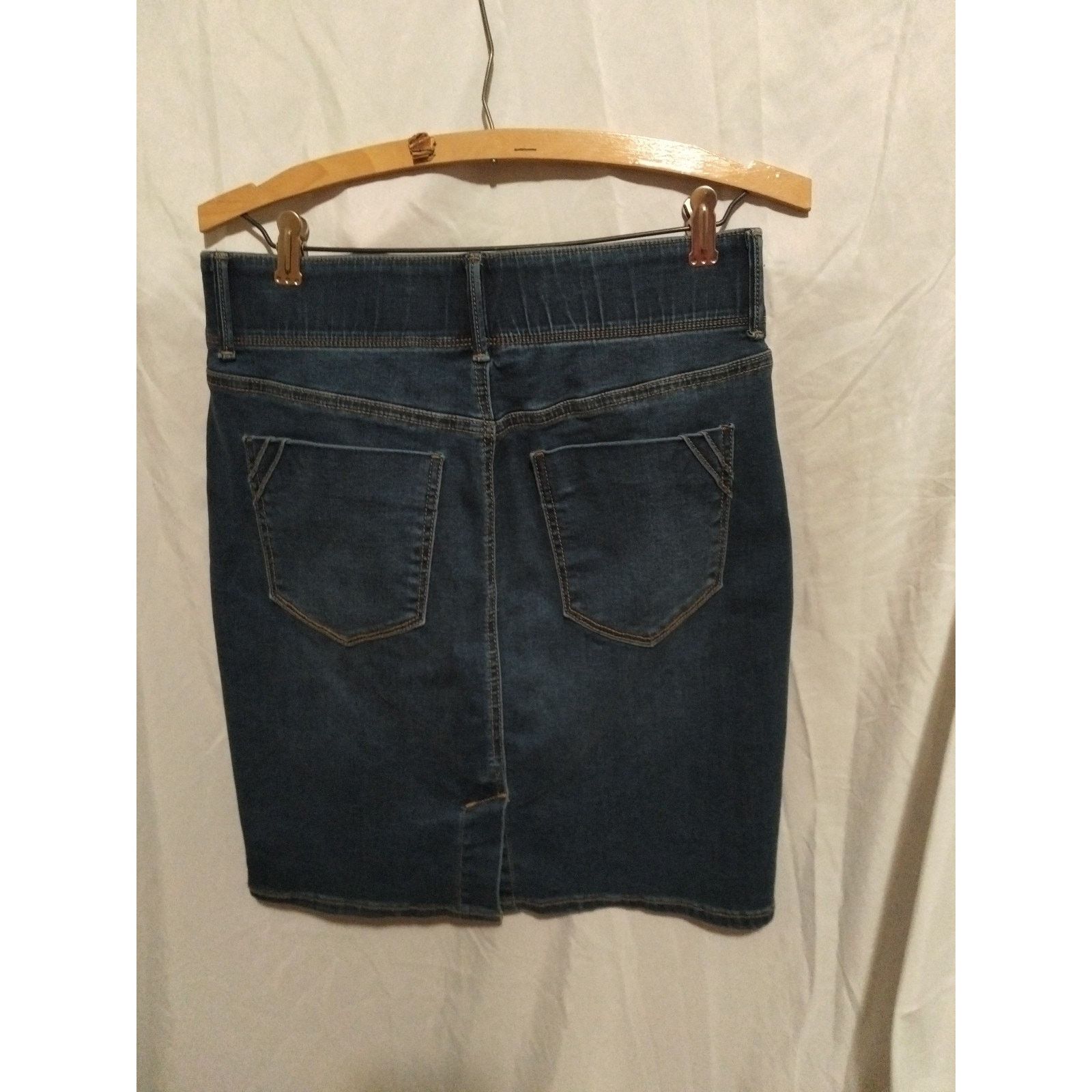 Apt. 9 Apt 9 Size 8 Jean Skirt With Slit In Back 5 Buttons Front Size 30" / US 8 / IT 44 - 4 Thumbnail