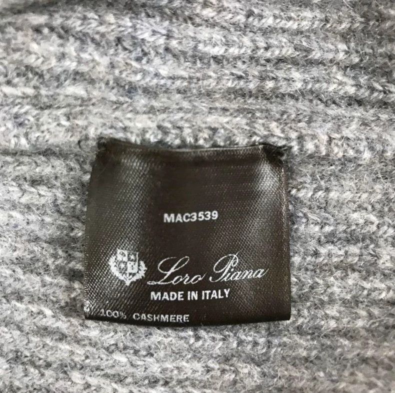 Loro Piana LORO PIANA She's wearing a cashmere cardigan Size M / US 6-8 / IT 42-44 - 3 Thumbnail