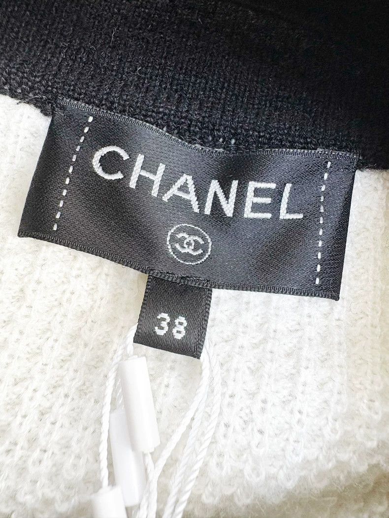 Chanel Chanel 23A white and black Polo collar short-sleeved knitt Size XS / US 0-2 / IT 36-38 - 4 Thumbnail