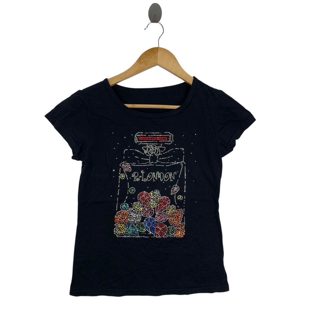Japanese Brand R LONDON Japanese Brand Perfume Design Beads Tshirt Size S / US 4 / IT 40 - 1 Thumbnail