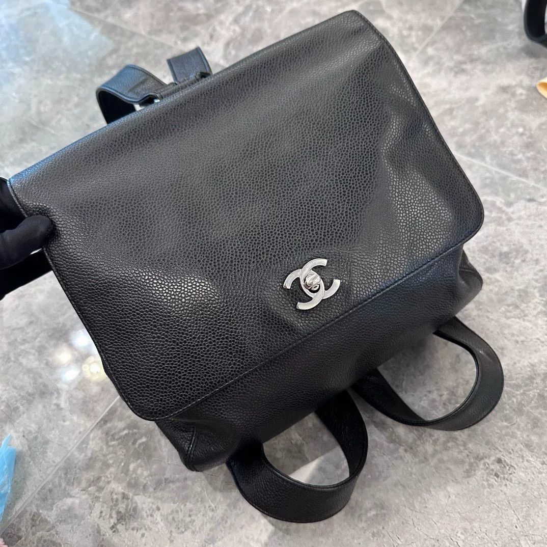 Chanel Pre-loved Bag Very good condition Size ONE SIZE - 1 Thumbnail