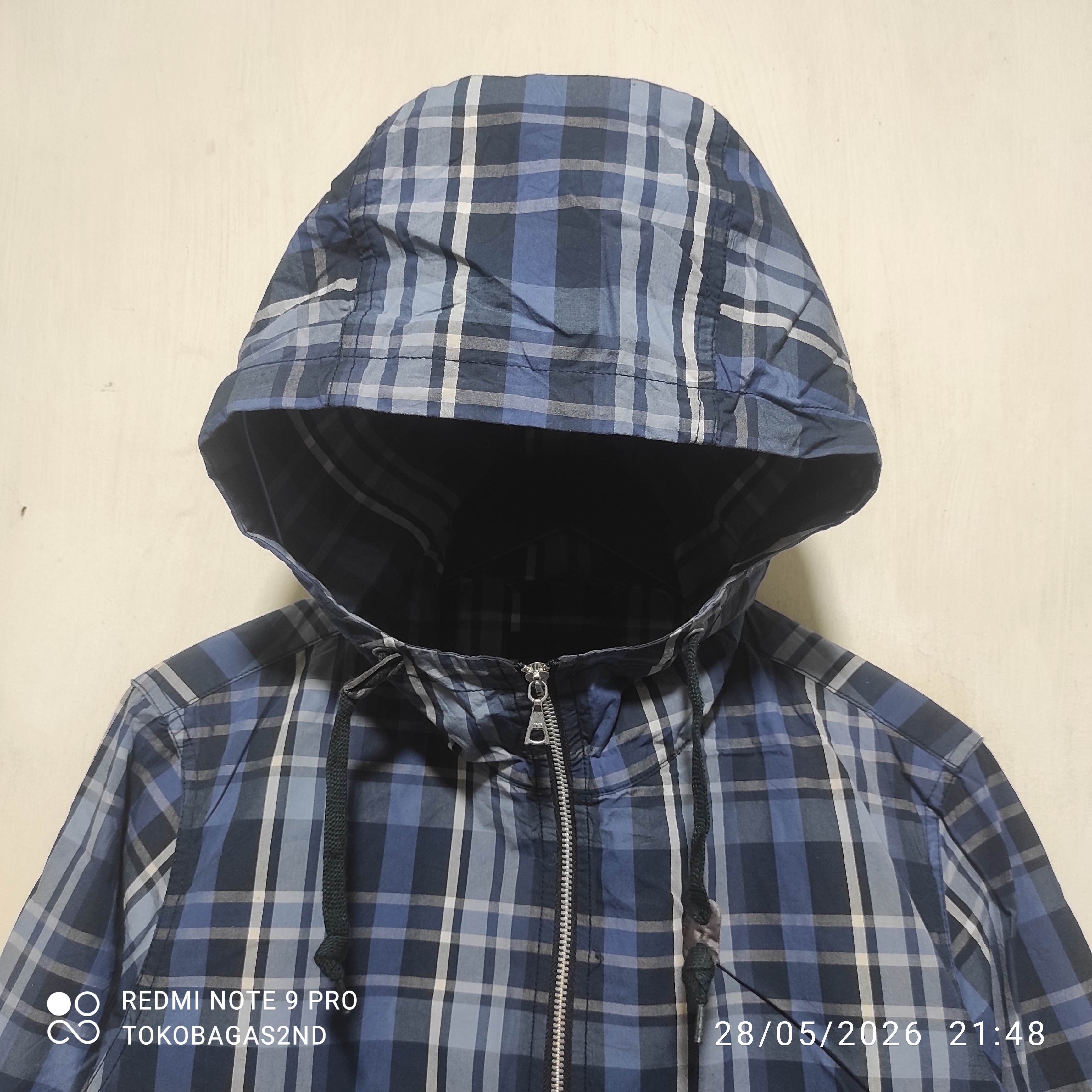 Japanese Brand Japanese Brand UNIQLO Plaid Tartan Hoodies Jacket Size US M / EU 48-50 / 2 - 3 Thumbnail